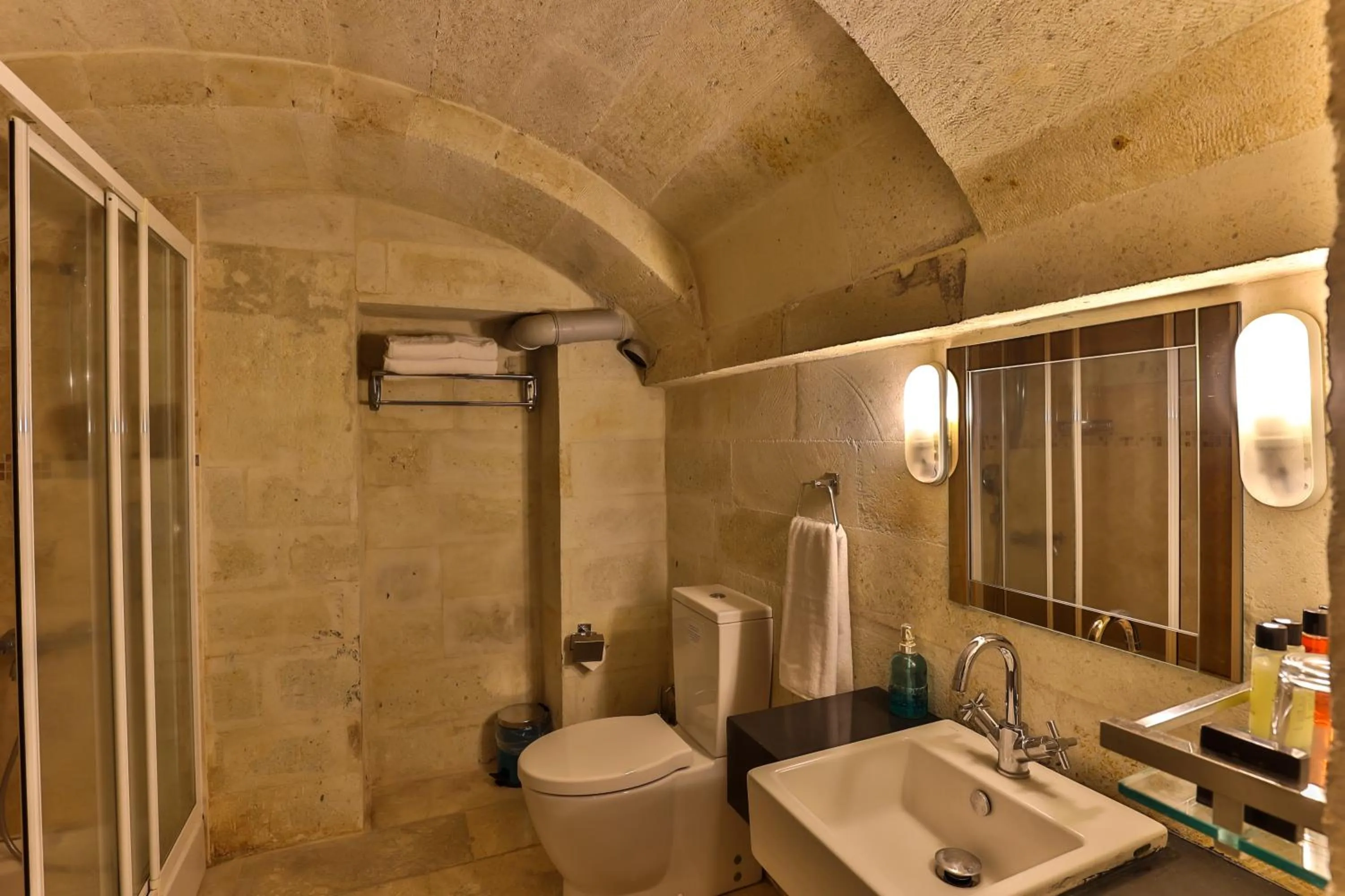 Shower in Hotel Asia Minor