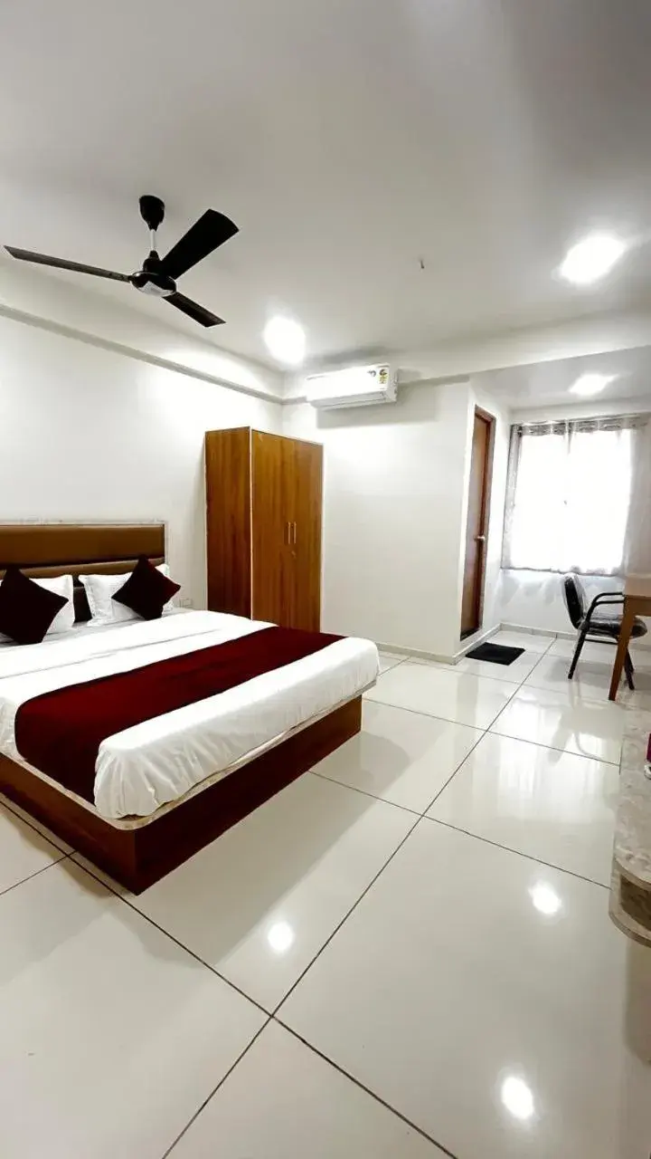 Deluxe Room - single occupancy in Hotel Shree Hari Om Residency Deluxe Room - single occupancy in Hotel Shree Hari Om Residency