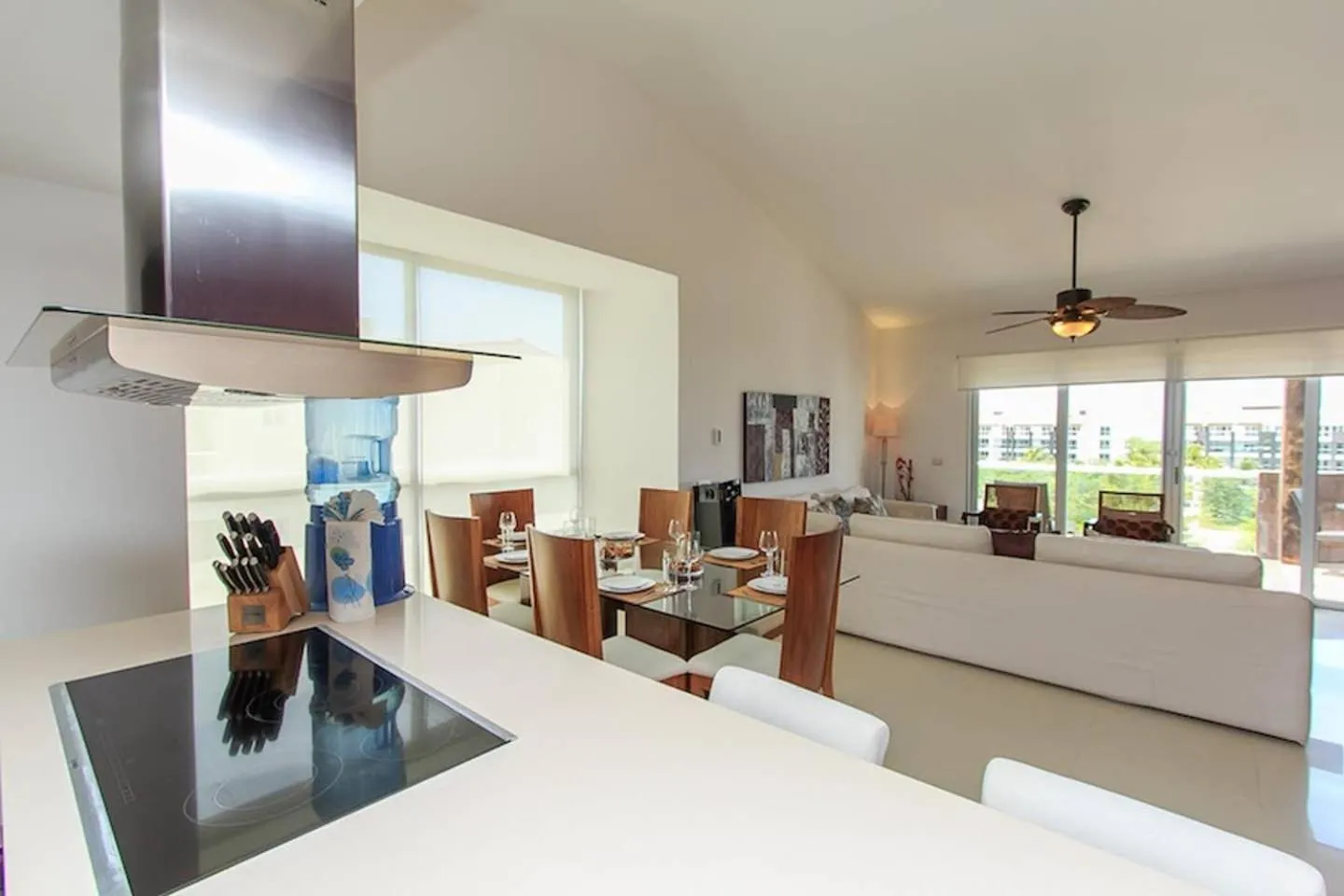 Communal lounge/ TV room in Luxury Condos at Mareazul Beachfront Complex with Resort-Style Amenities