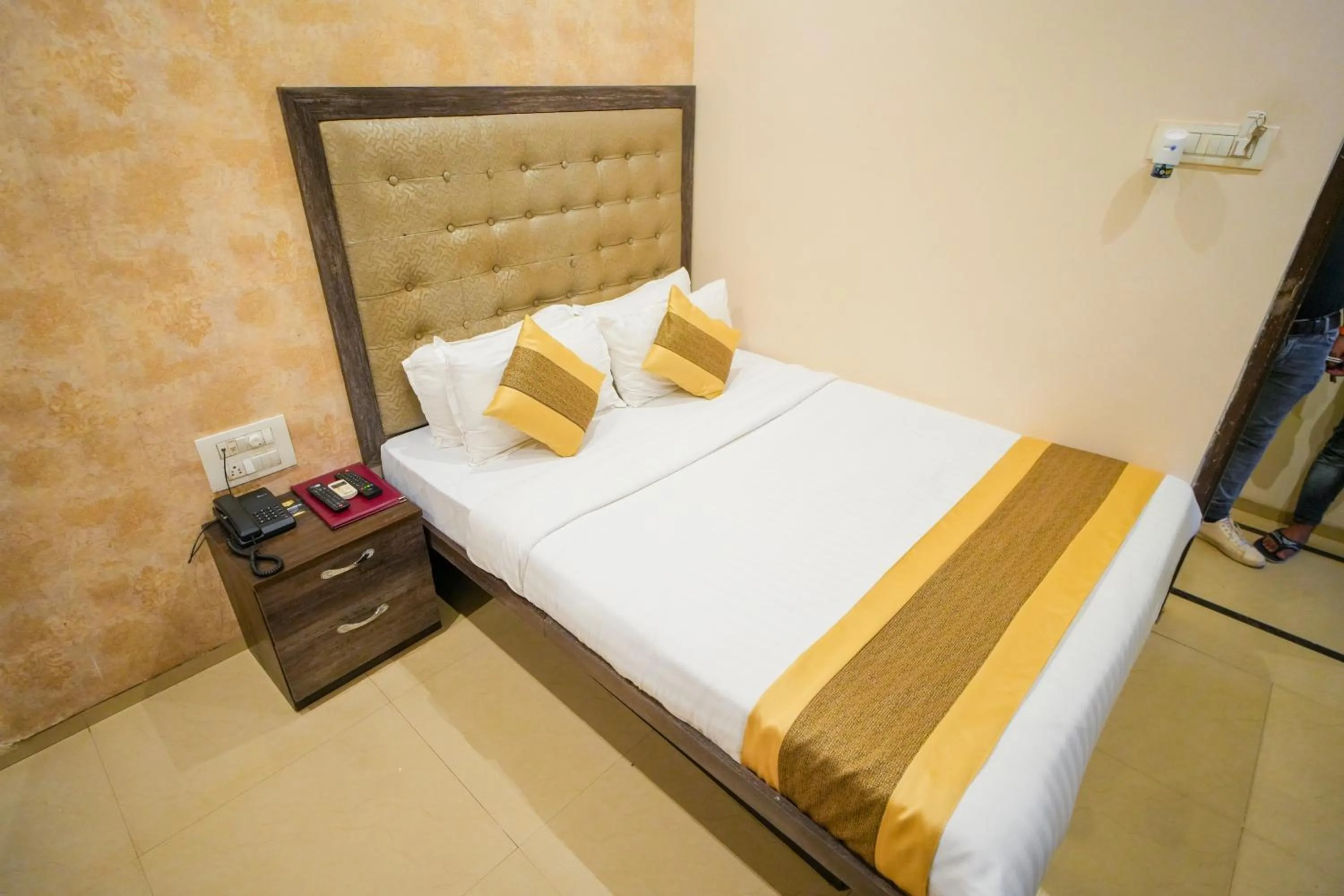 Deluxe Twin Room in Hotel Skylink Hospitality Mahalaxmi