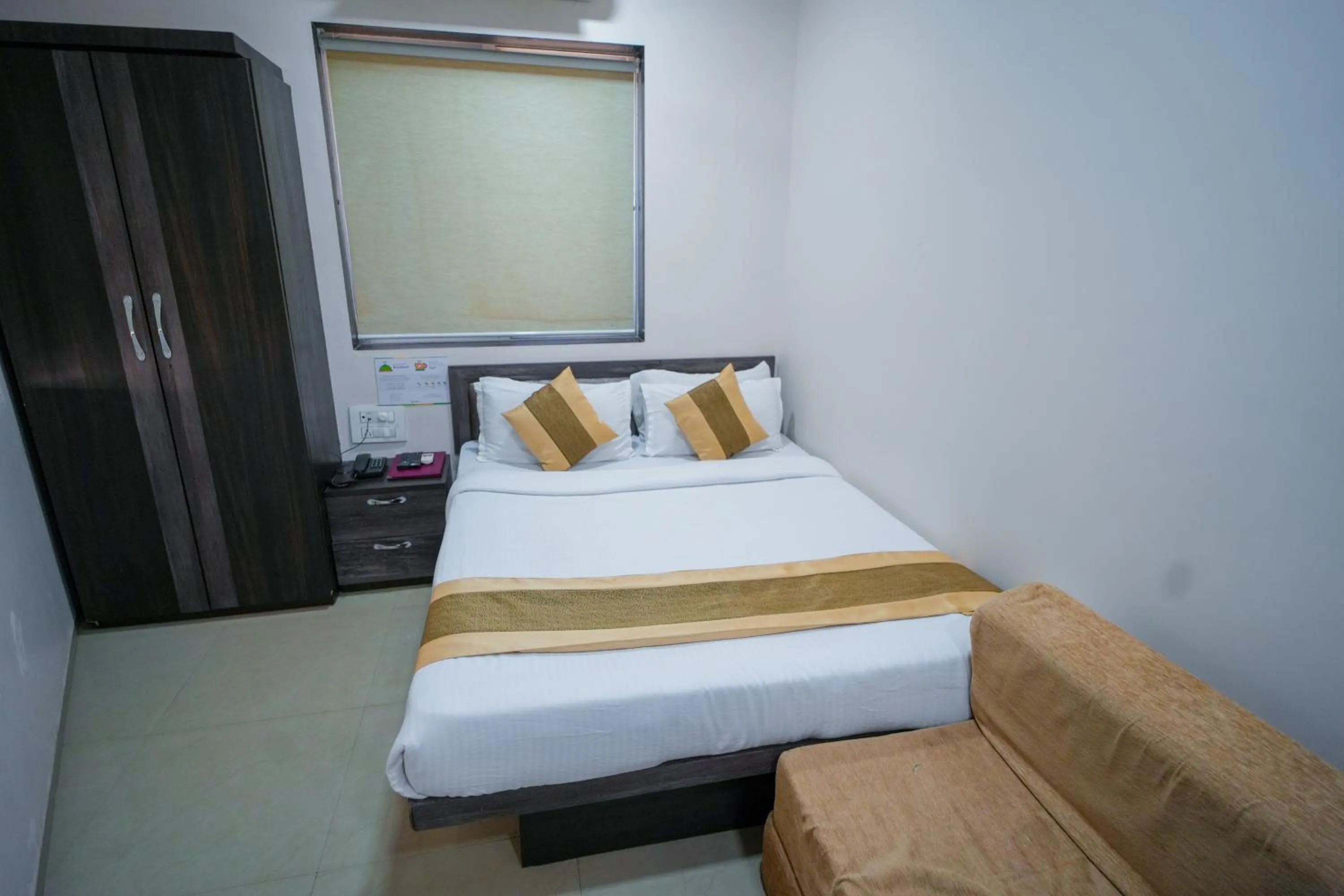 Deluxe Triple Room in Hotel Skylink Hospitality Mahalaxmi