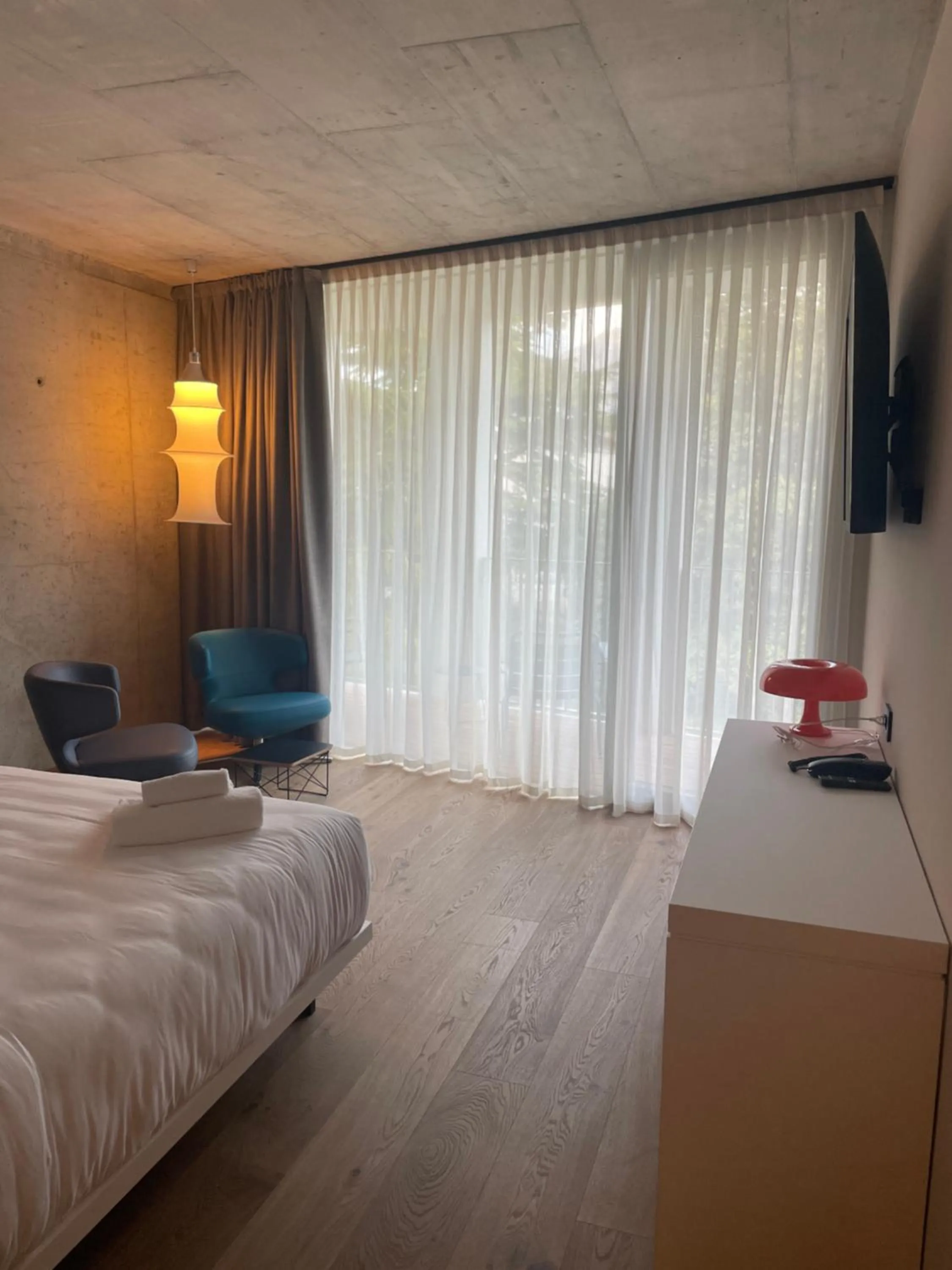 Communal lounge/ TV room, Bed in Hotel Giardino Verdi