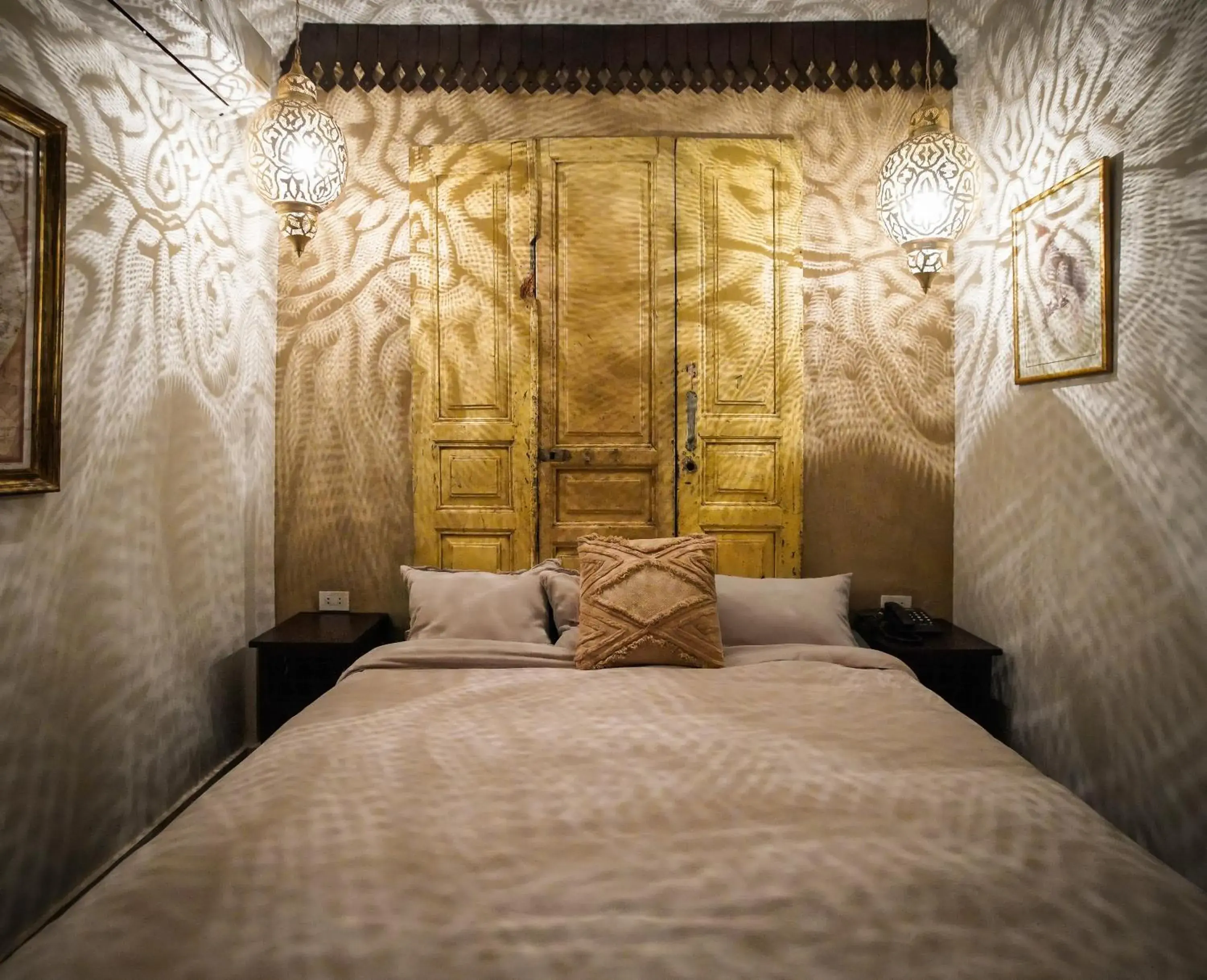 Standard Queen Room in Al Wadi Hotel Standard Queen Room in Al Wadi Hotel