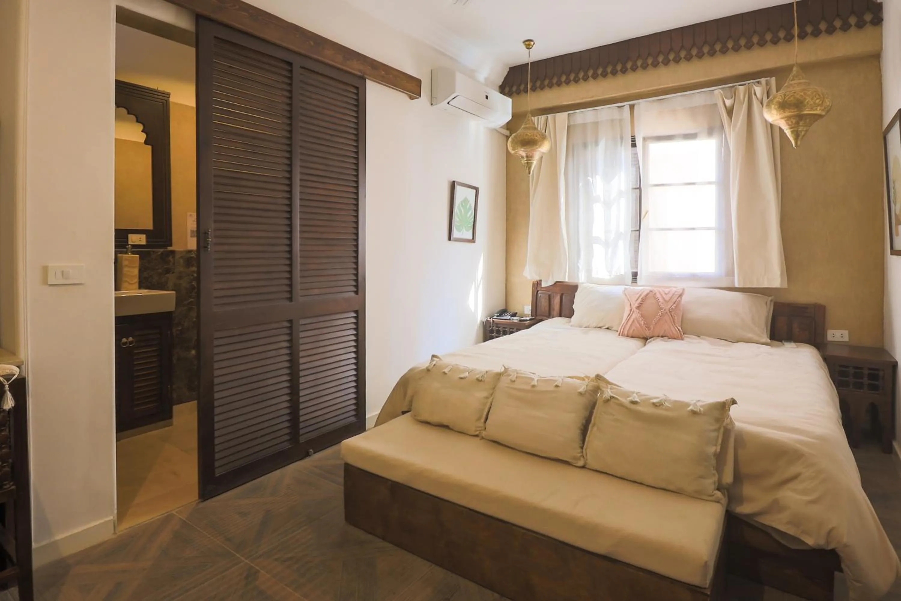 Bed in Al Wadi Hotel