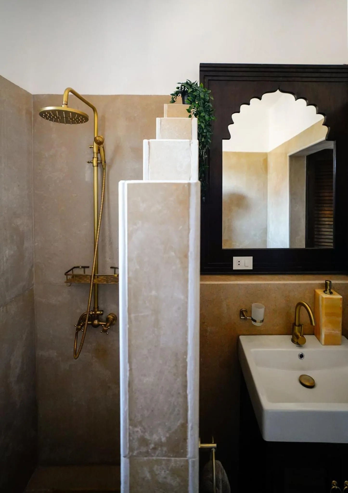 Shower in Al Wadi Boutique Hotel