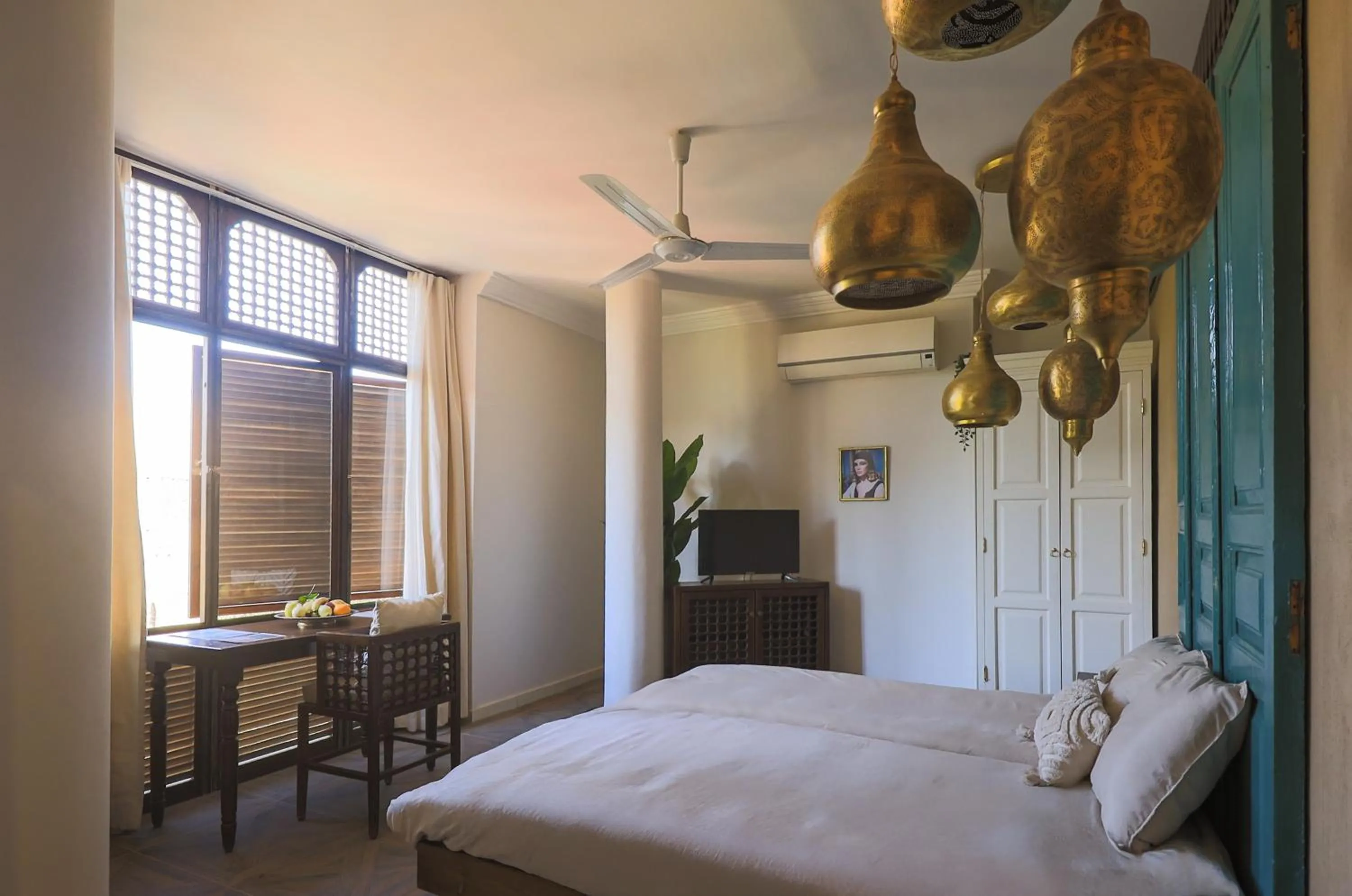 Bed in Al Wadi Hotel