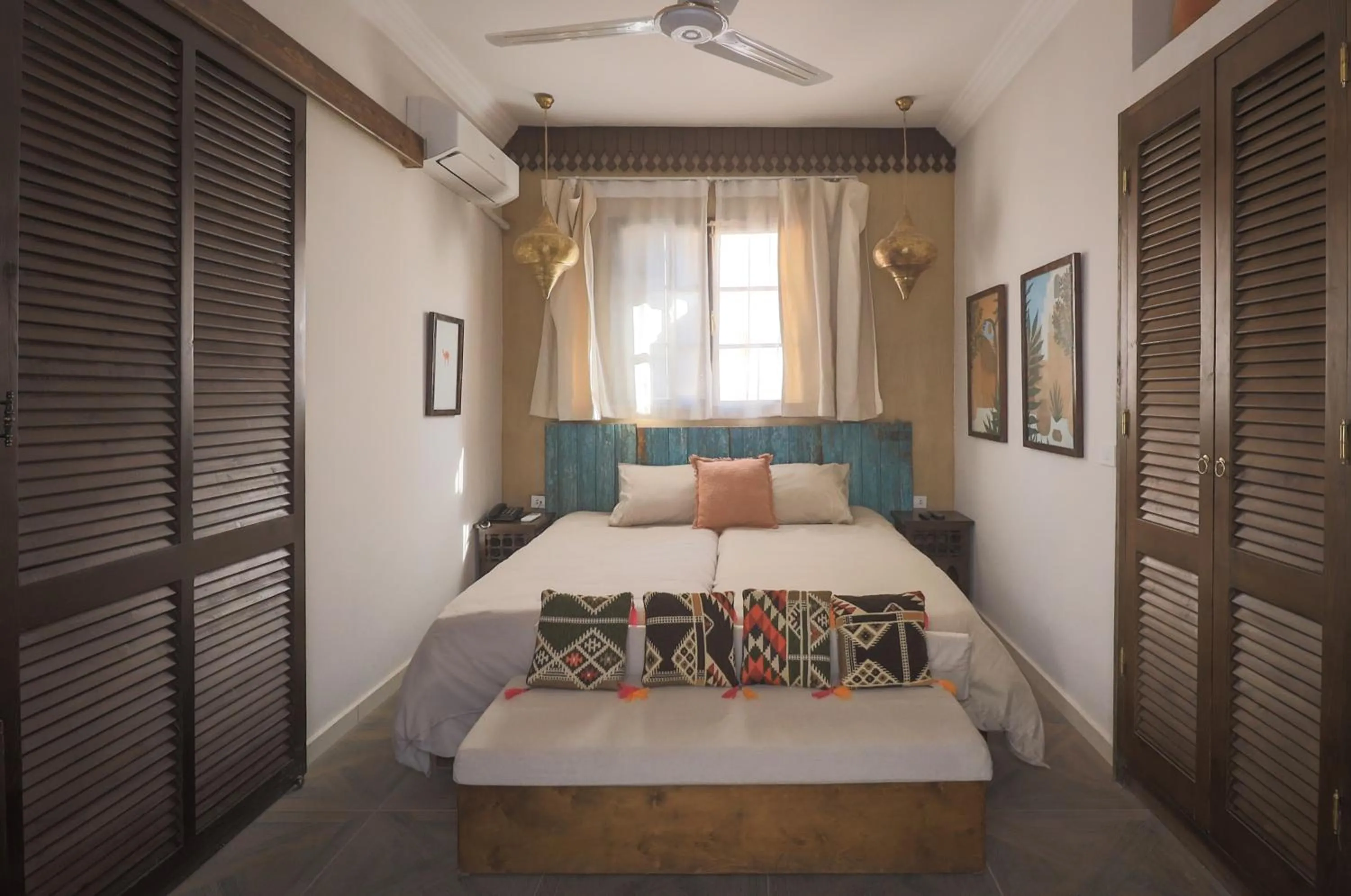 Bed in Al Wadi Hotel