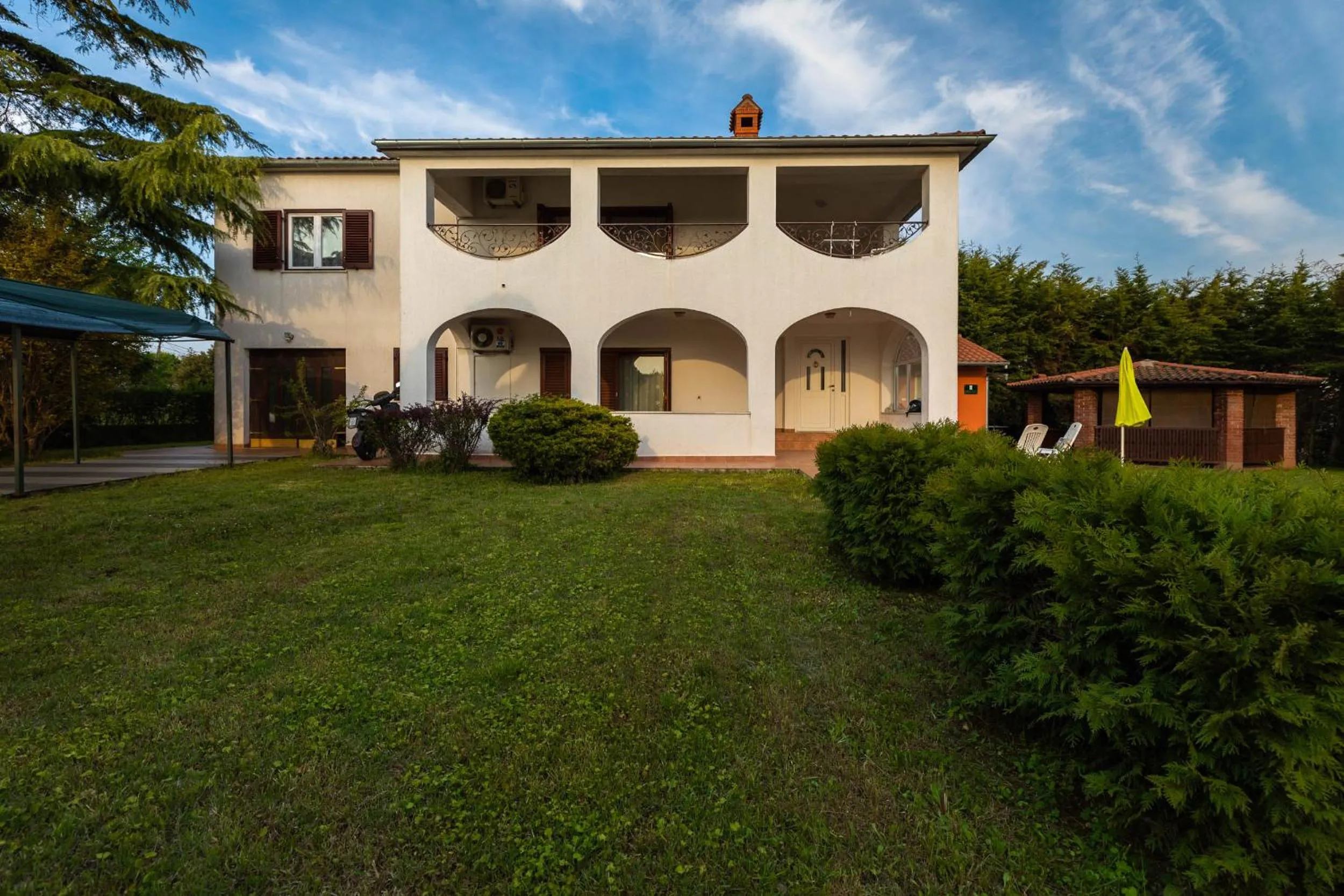 Property building in Apartment Villa Nera