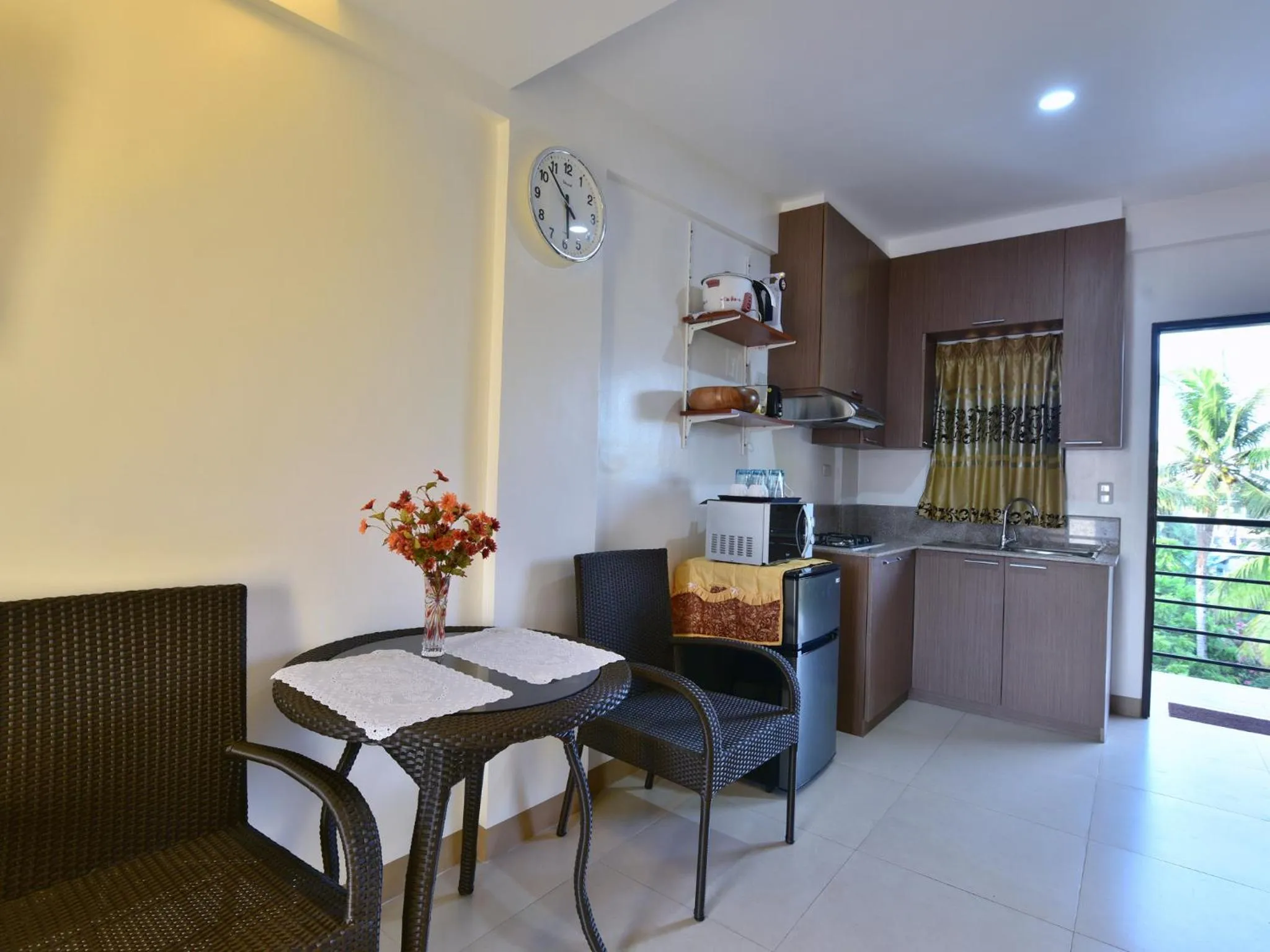 Dining area in Anahaw Apartments Whitebeach