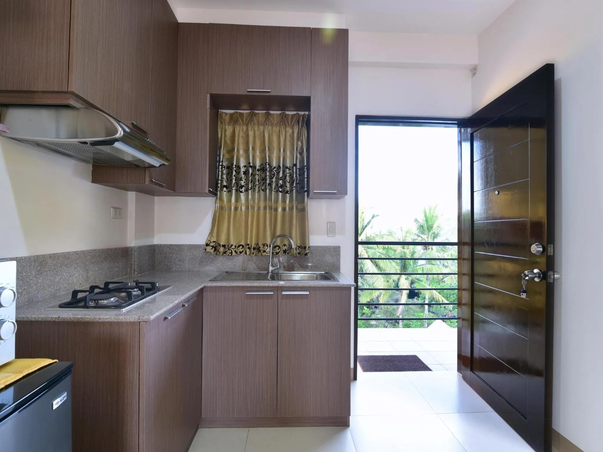 Kitchen or kitchenette in Anahaw Apartments Whitebeach