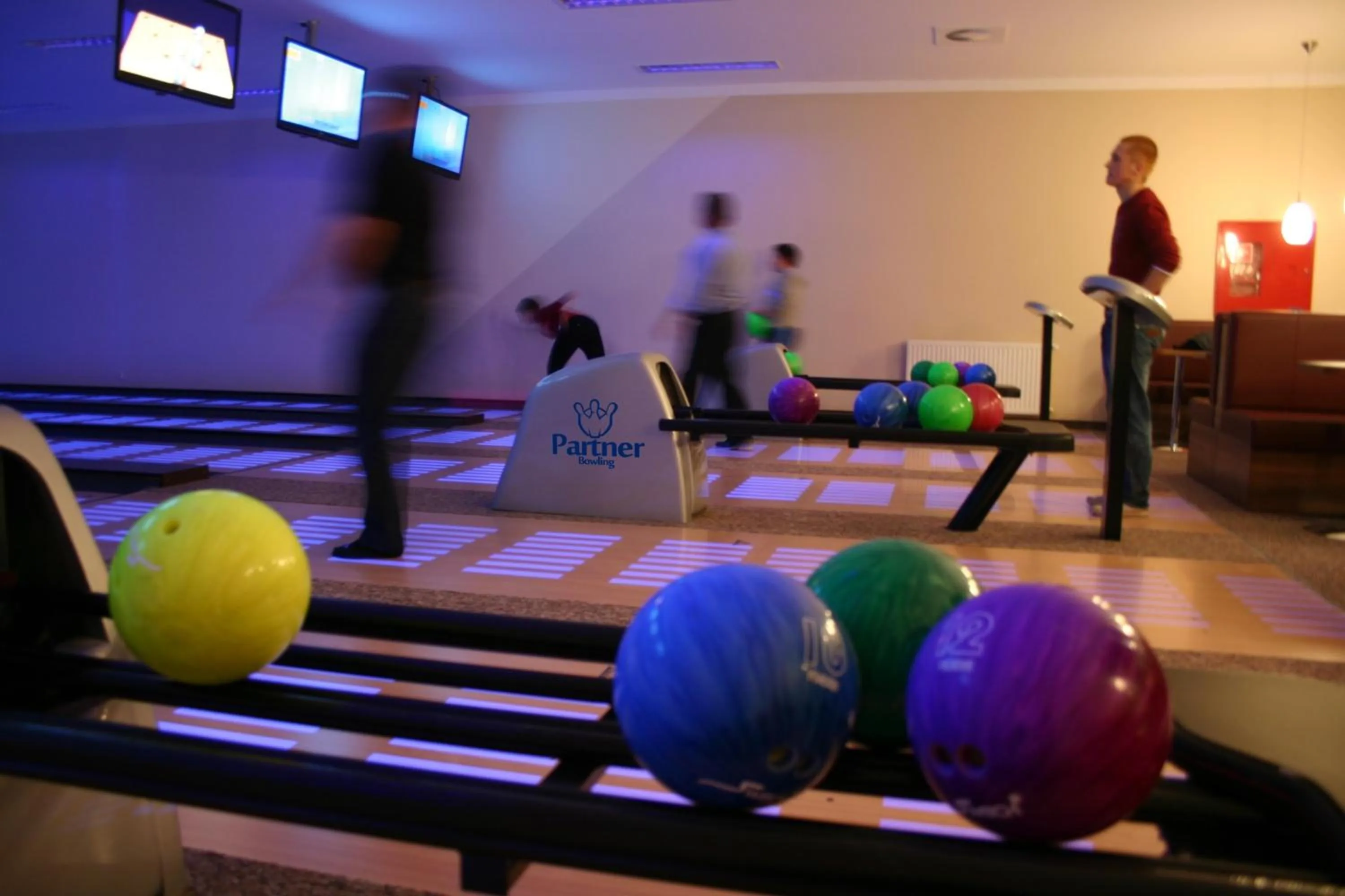 Bowling in Hotel MCT