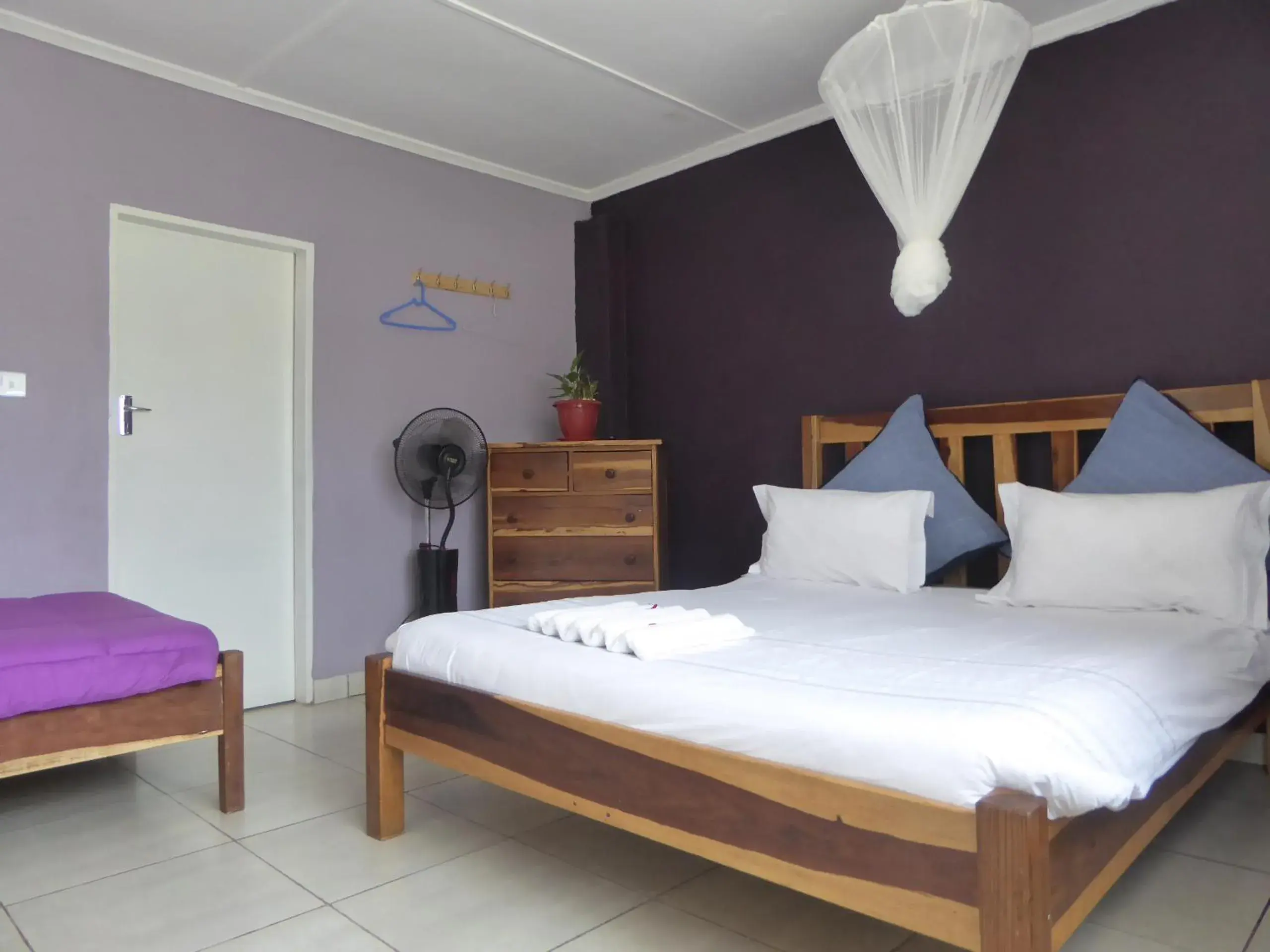 Twin Room with Private Bathroom in Natwange Backpackers Twin Room with Private Bathroom in Natwange Backpackers
