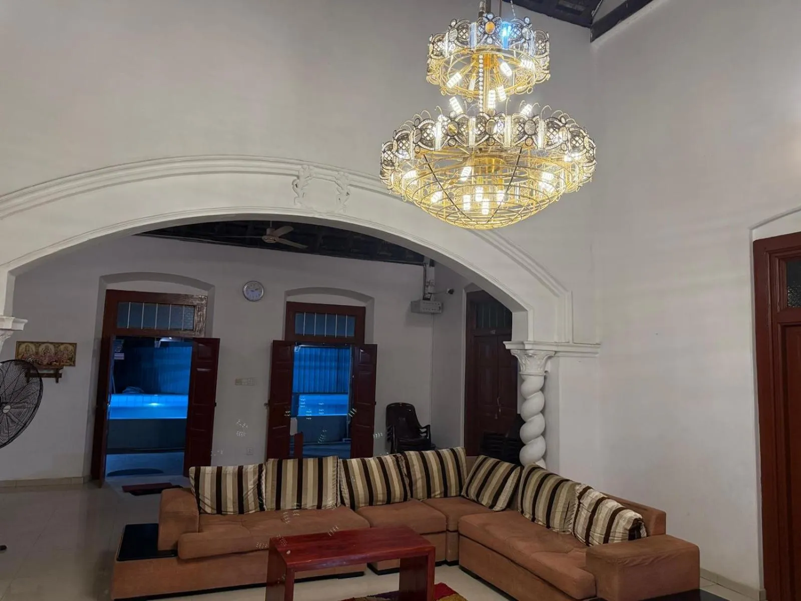 Seating area in Peninsula hotel