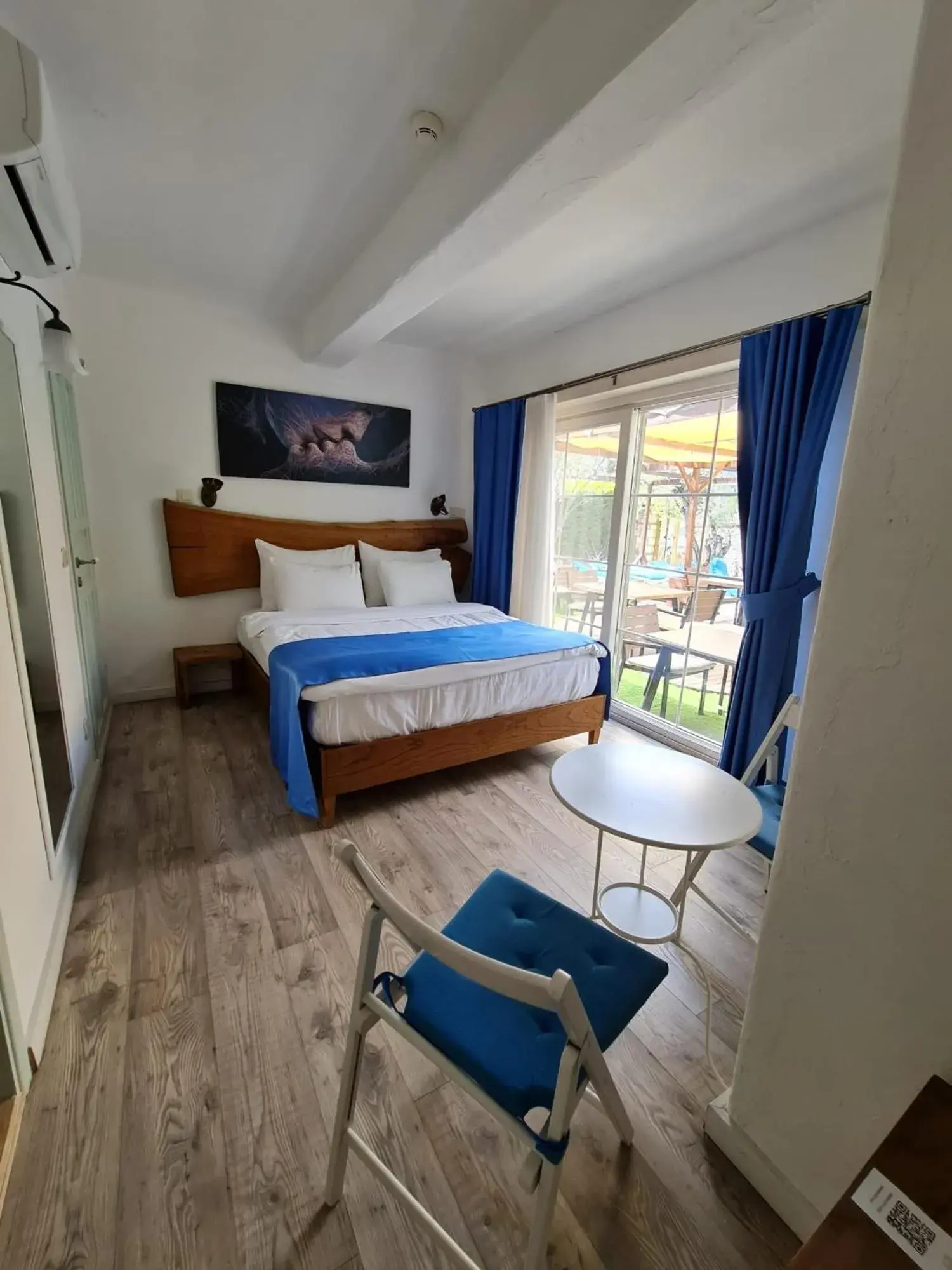 Double Room with Pool View in Rebetiko Hotel Double Room with Pool View in Rebetiko Hotel