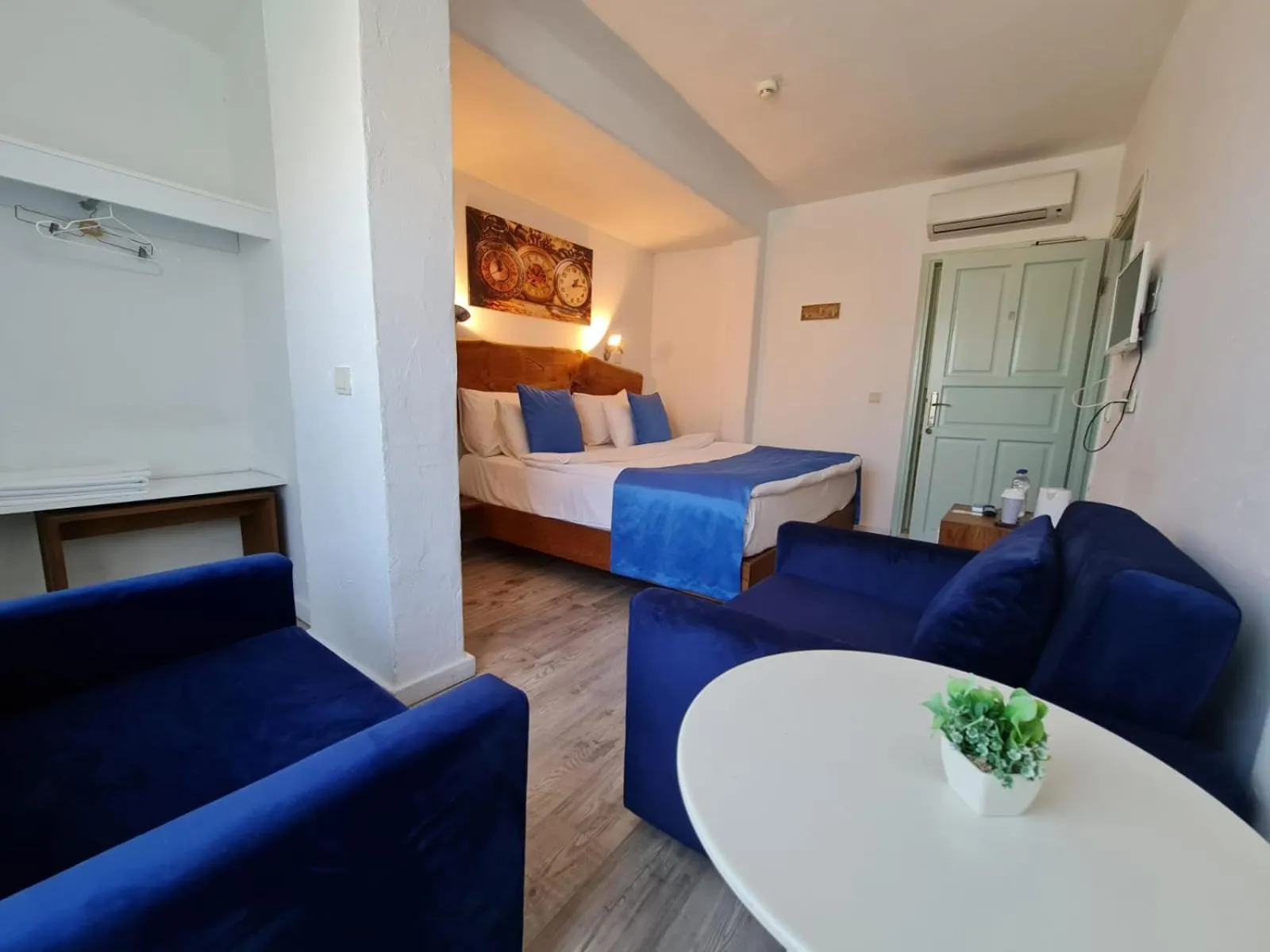 Photo of the whole room, Bed in Rebetiko Hotel