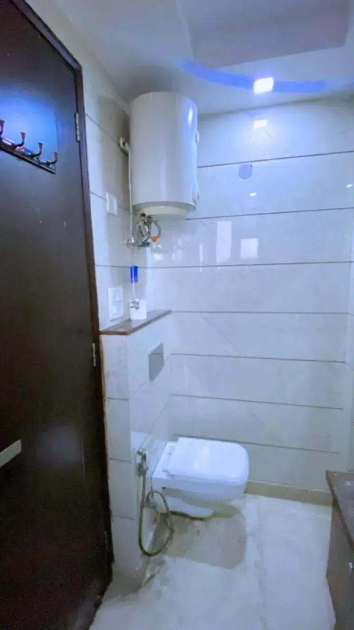Deluxe Double Room with Balcony in Cassava Stay - Deluxe B&B - Close to Rajendra Place Near BLK Hospital Deluxe Double Room with Balcony in Cassava Stay - Deluxe B&B - Close to Rajendra Place Near BLK Hospital