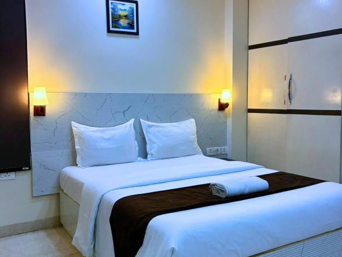 Cassava Stay - Deluxe B&B - Close to Rajendra Place Near BLK Hospital