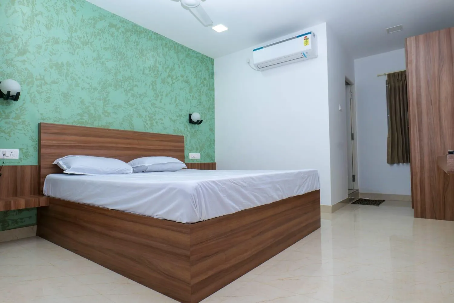 Balu Residency - A Business Class Hotel