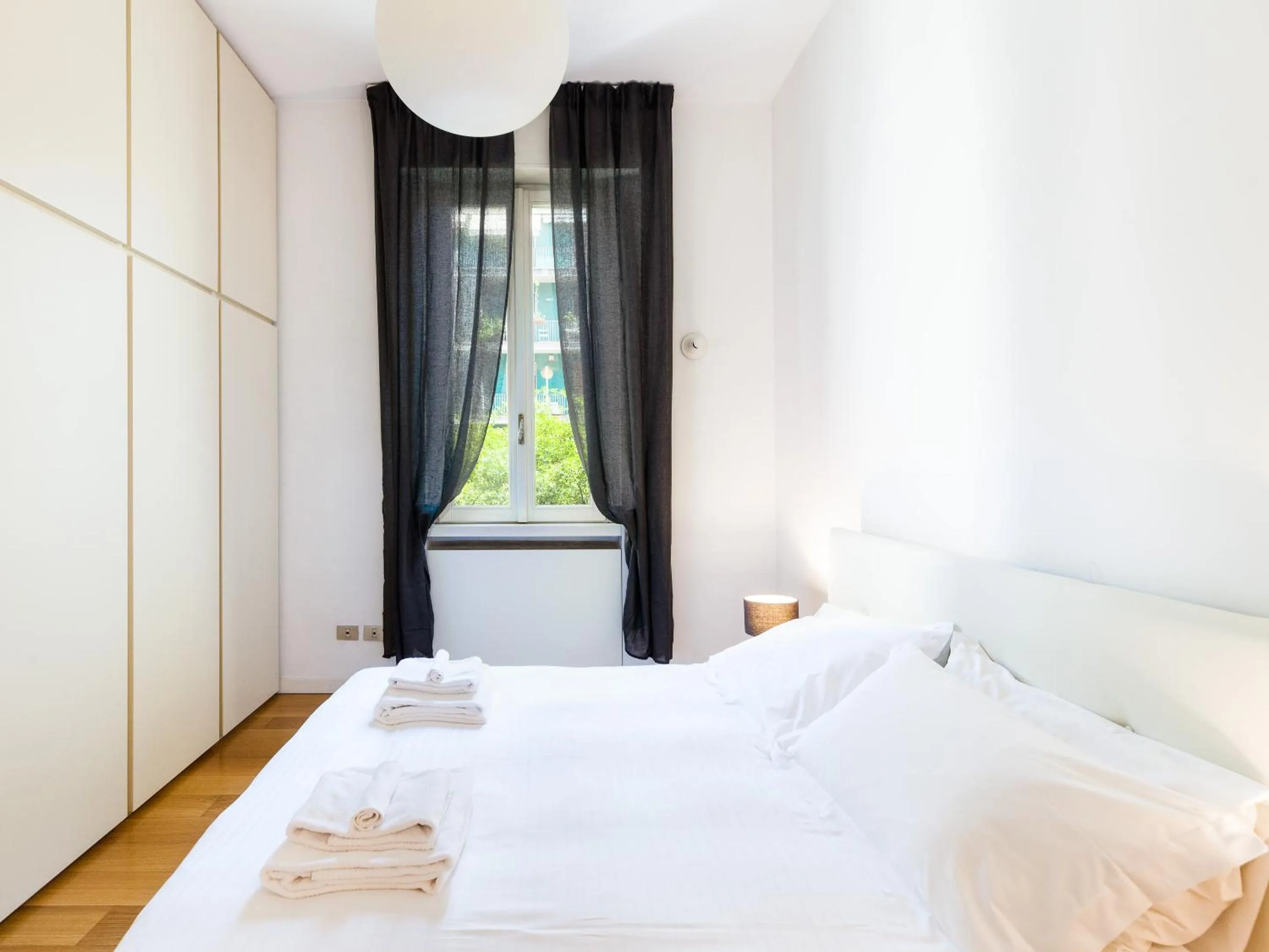 Bedroom, Bed in easyhomes - Piola Bazzini