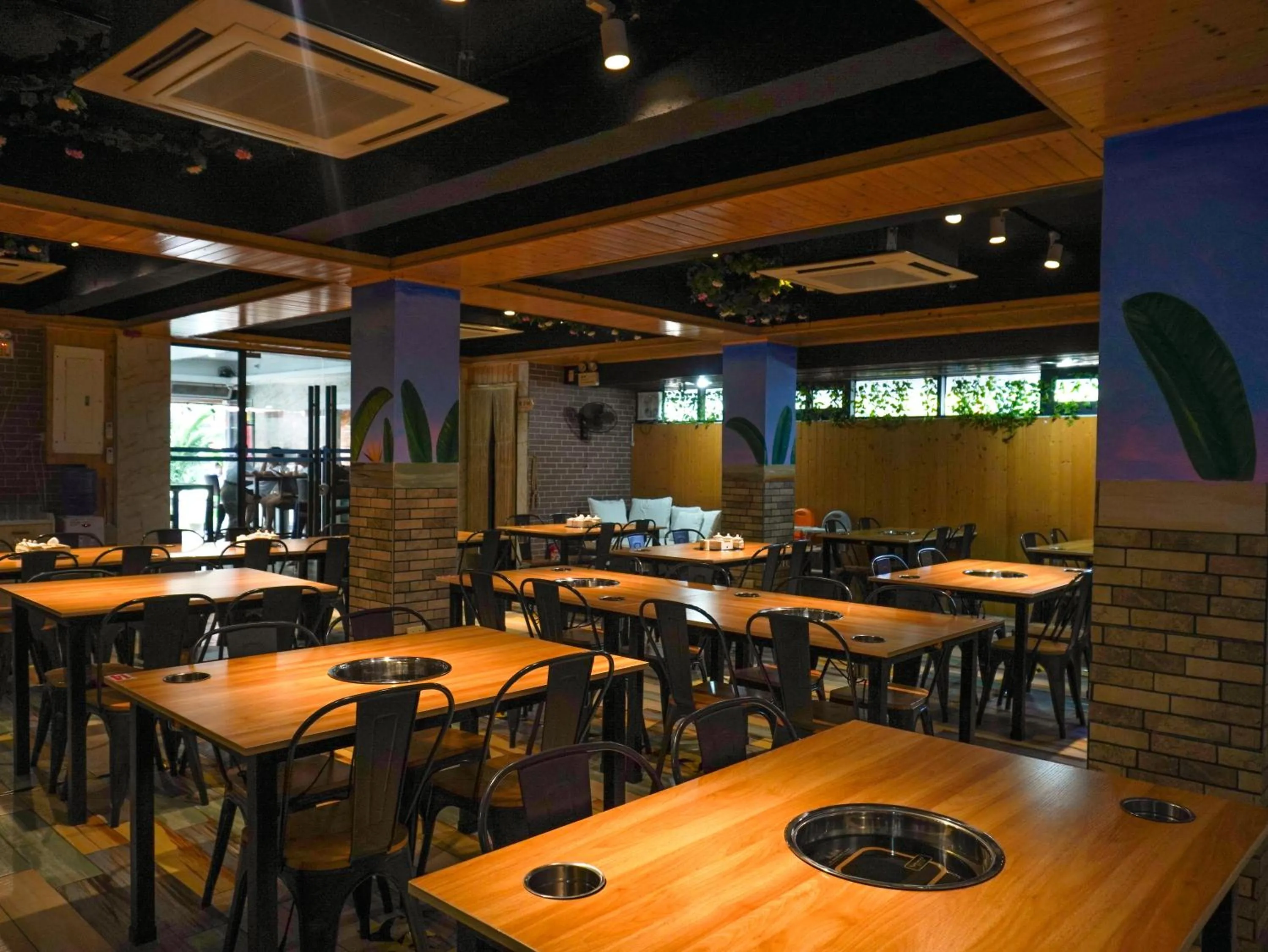 Restaurant/places to eat in Boracay Paradise Hotel