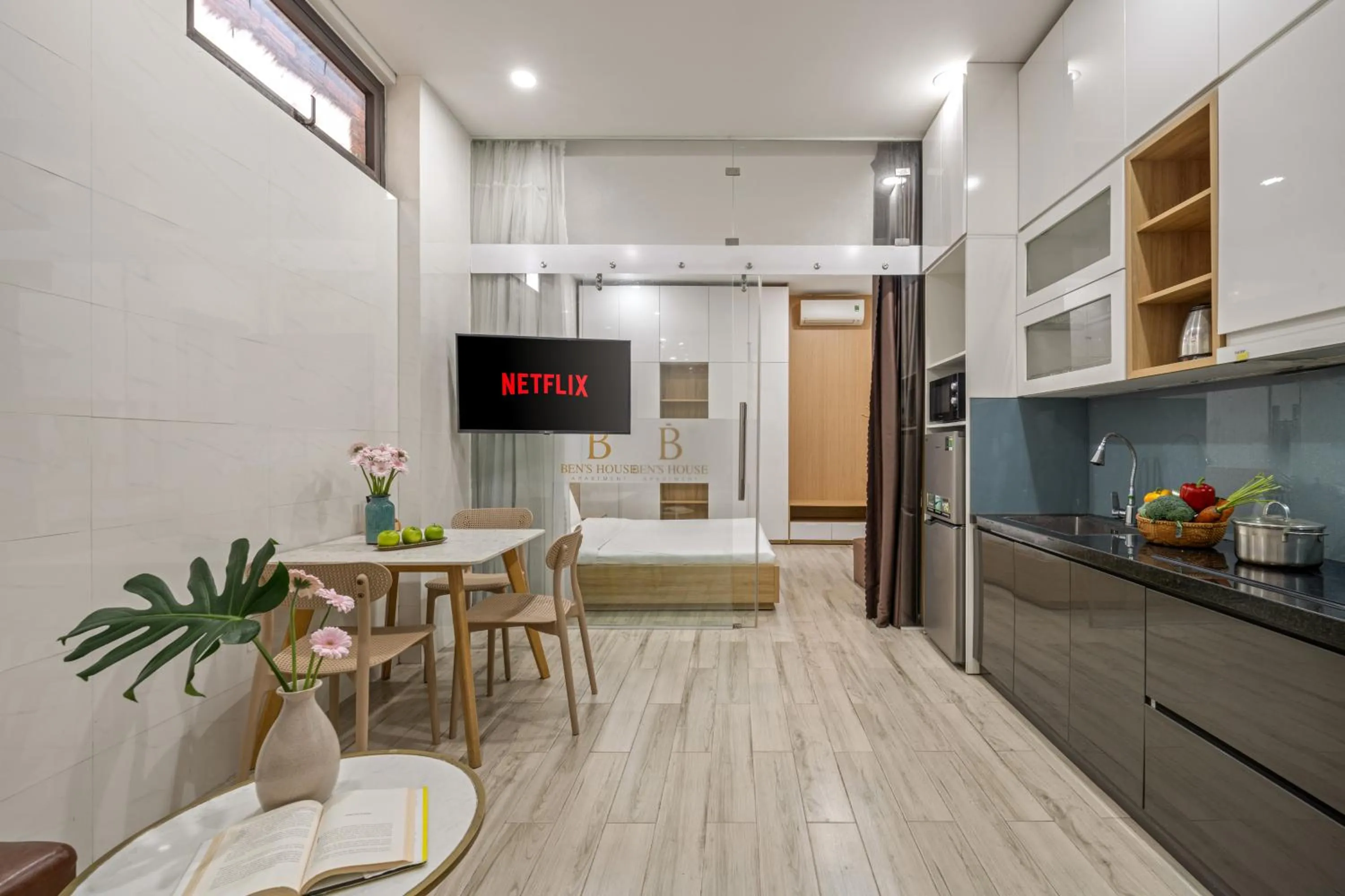 Photo of the whole room in Ben's House Boutique