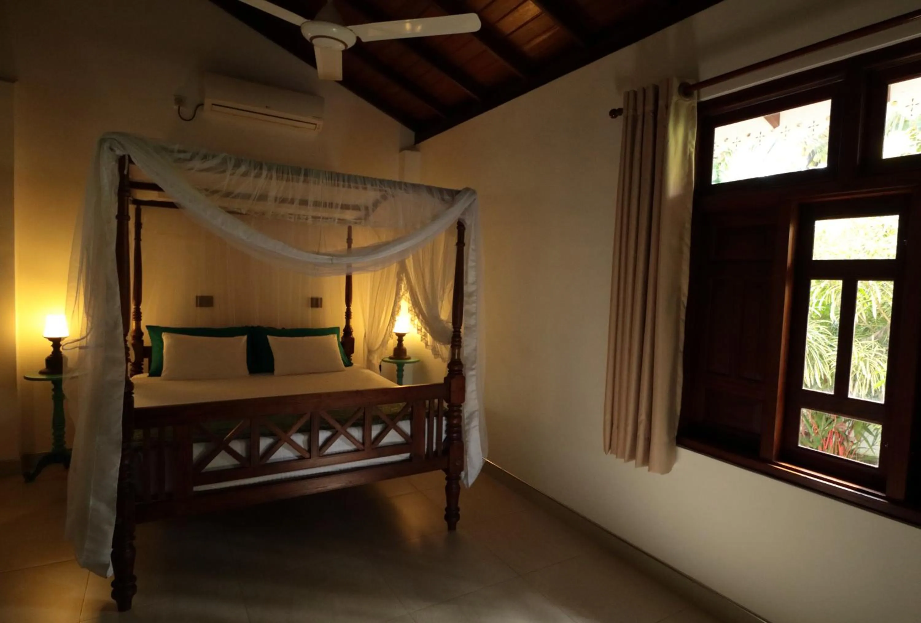 Bedroom, Bed in Lilly House