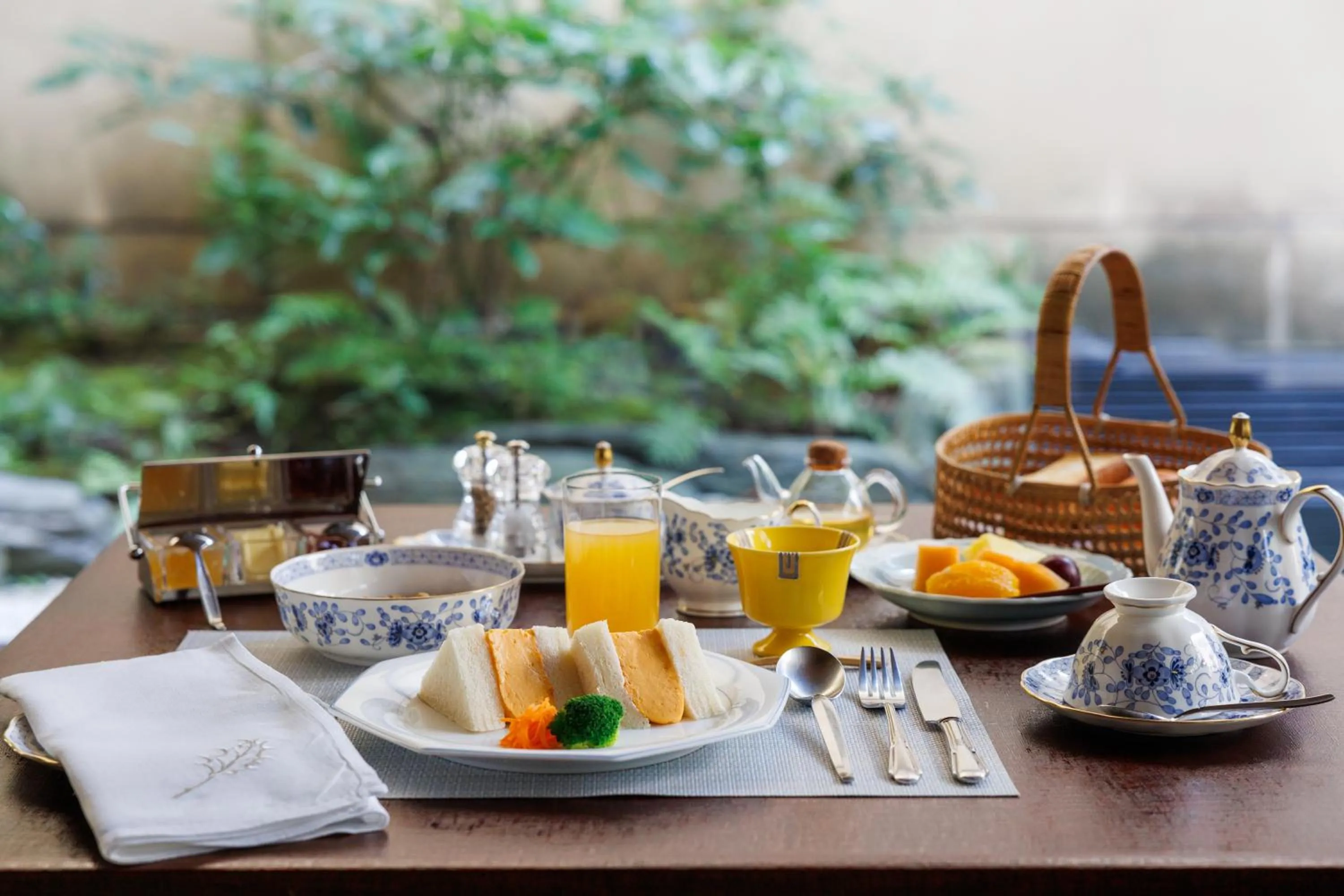 Breakfast in Hiiragiya