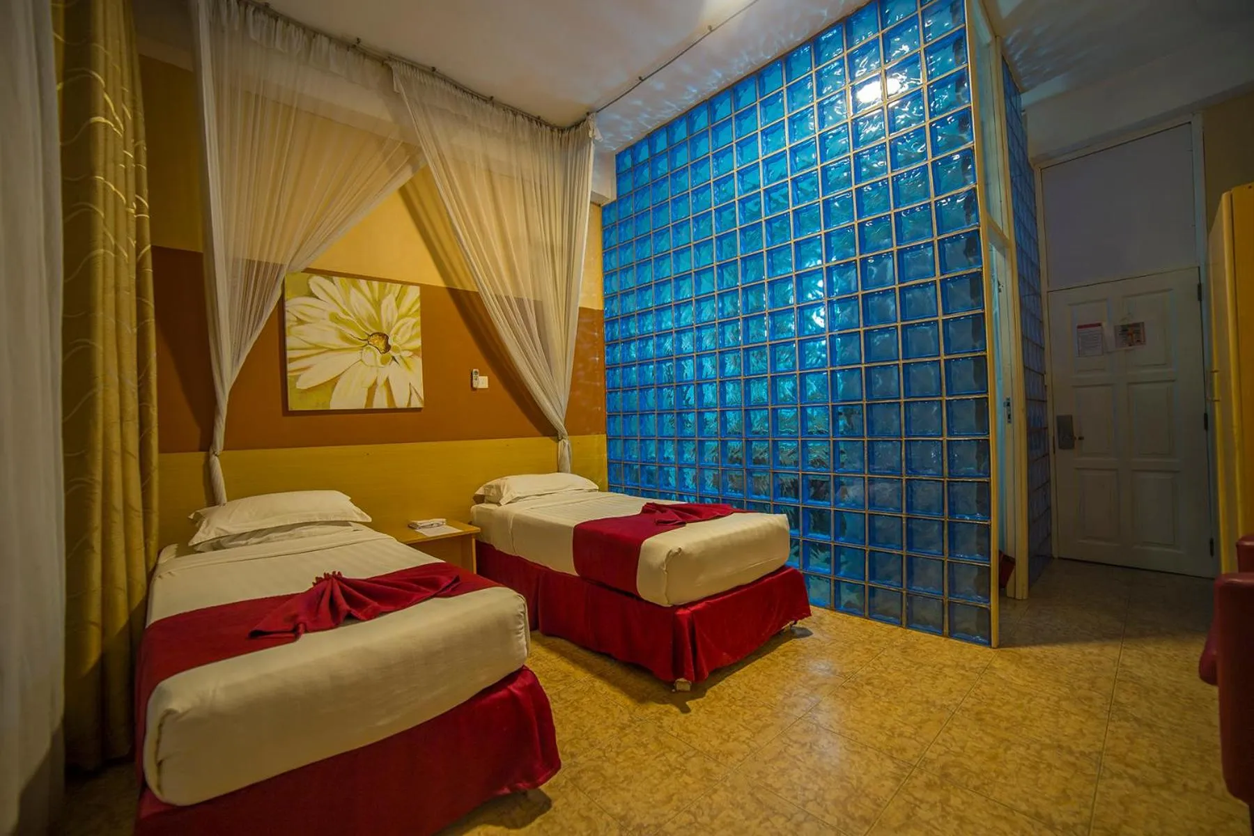 Bed in Eureka Place Hotel Kampala