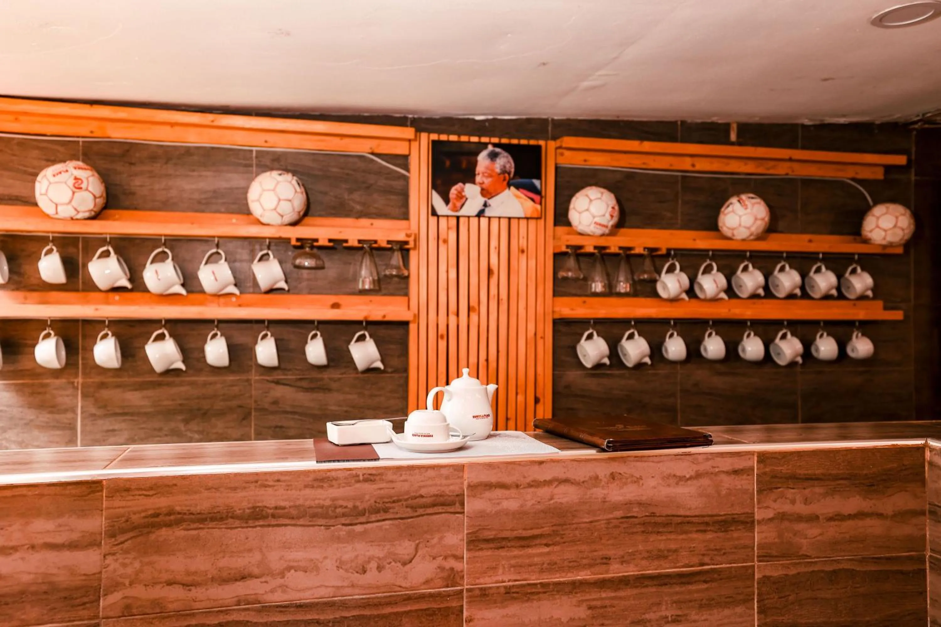 Restaurant/places to eat in Eureka Place Hotel Kampala