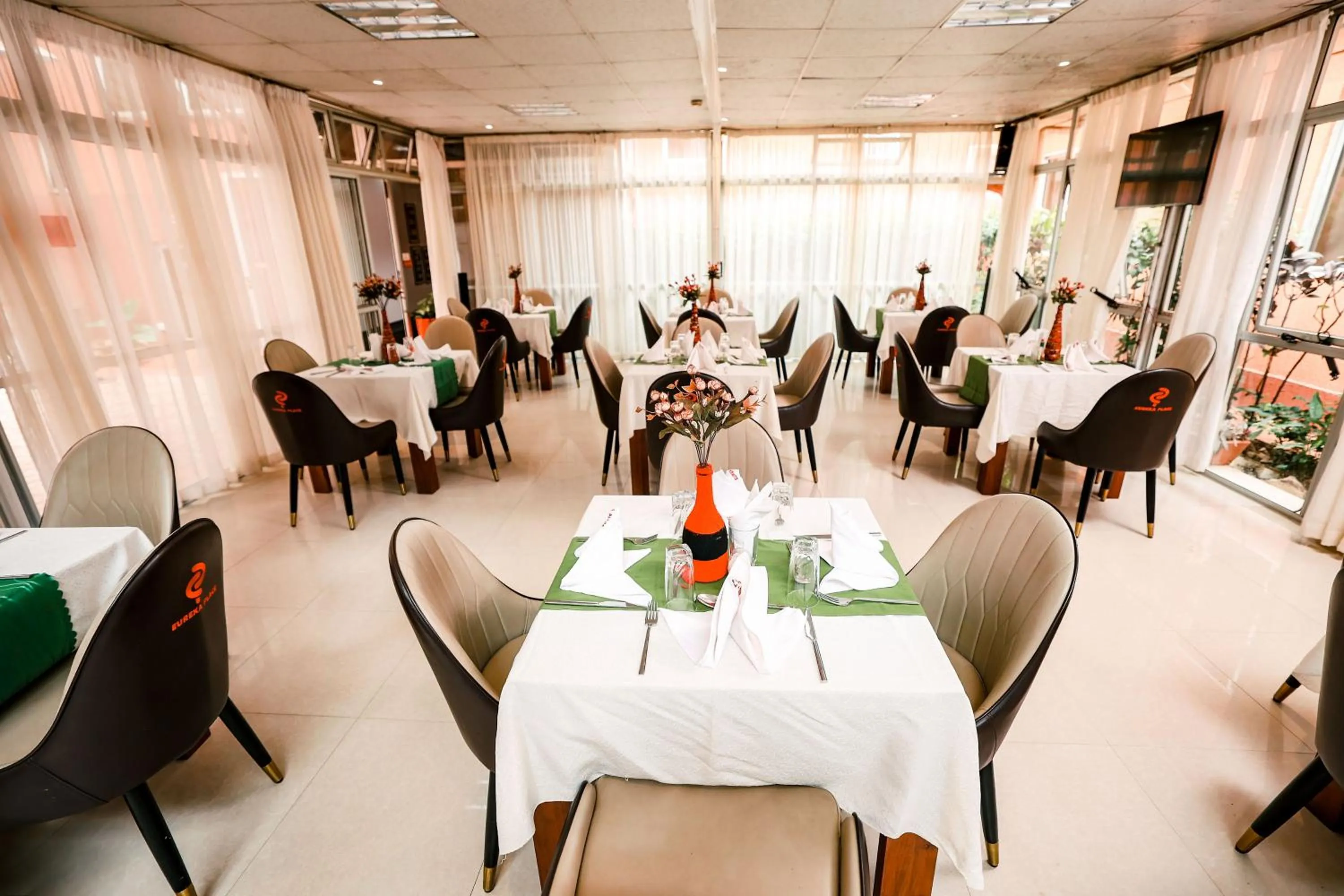 Restaurant/places to eat in Eureka Place Hotel Kampala