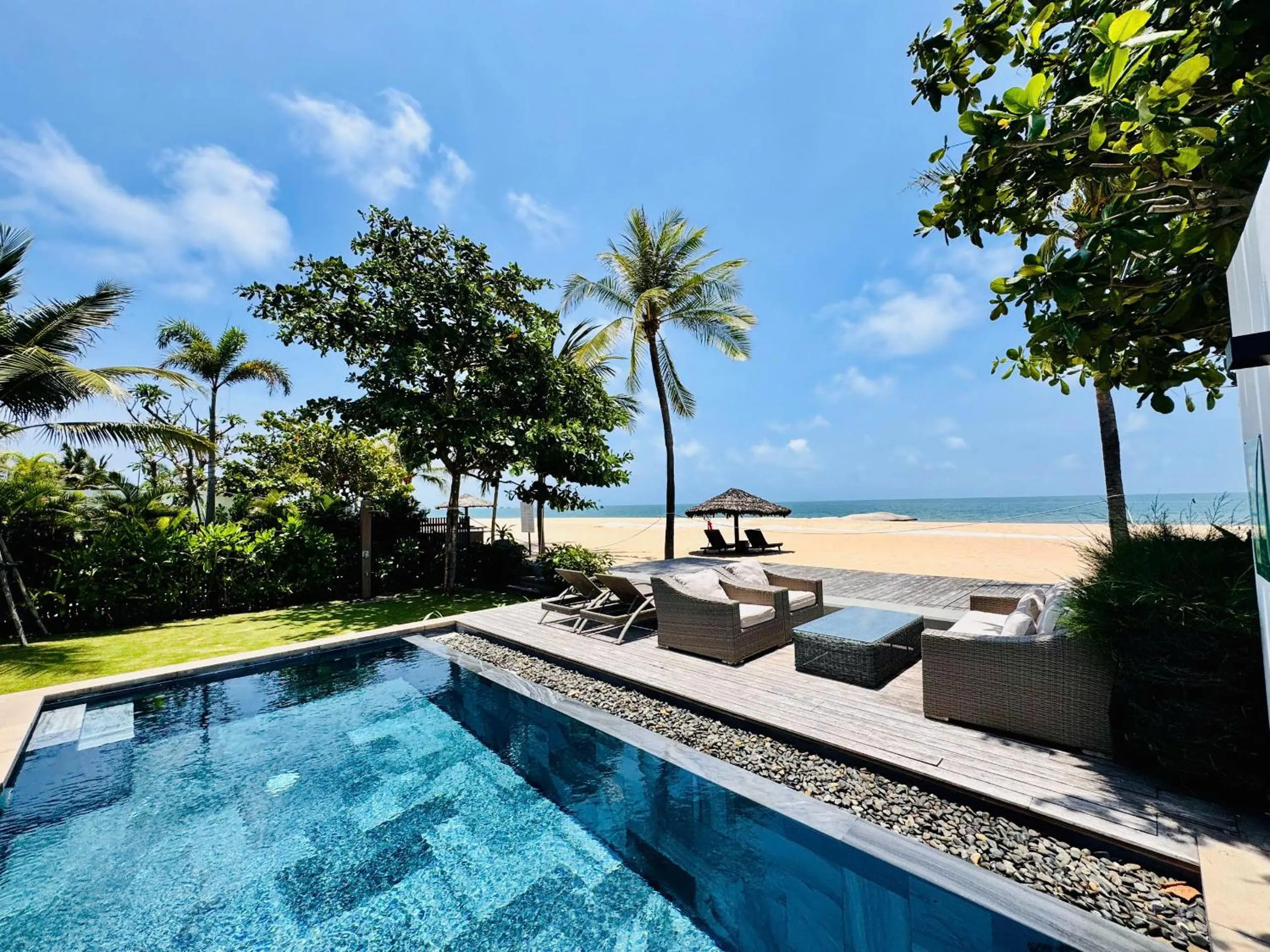 Beachfront 4 Bedrooms private pool villa Sanctuary Ho Tram resort