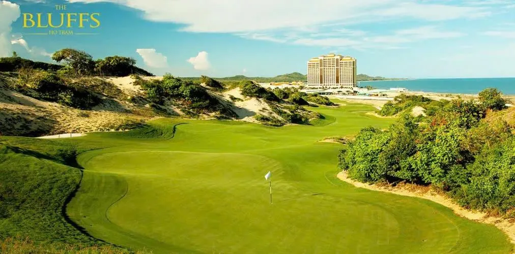 Beachfront 4 Bedrooms private pool villa Sanctuary Ho Tram resort