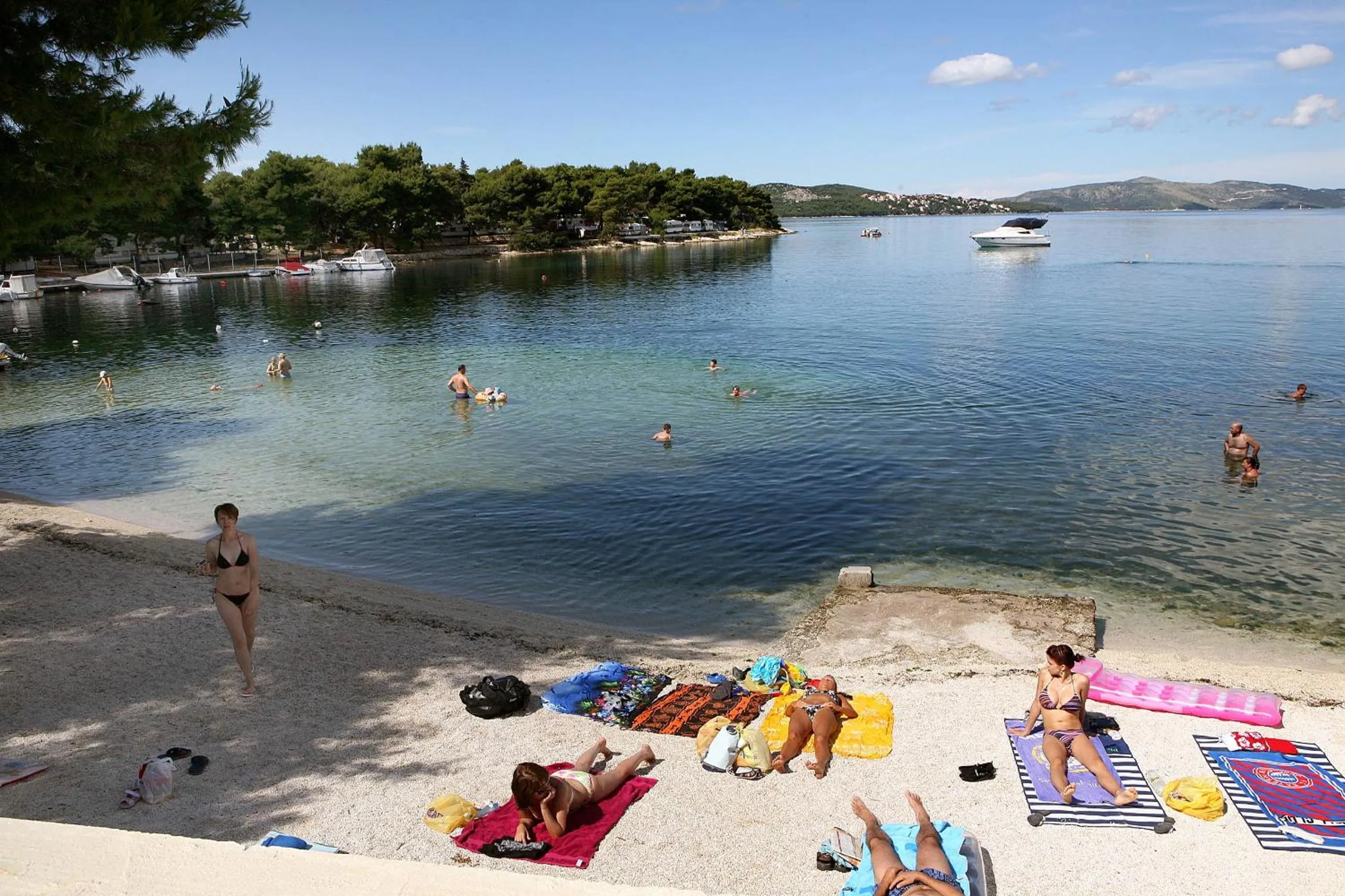 Beach in Apartments Satis