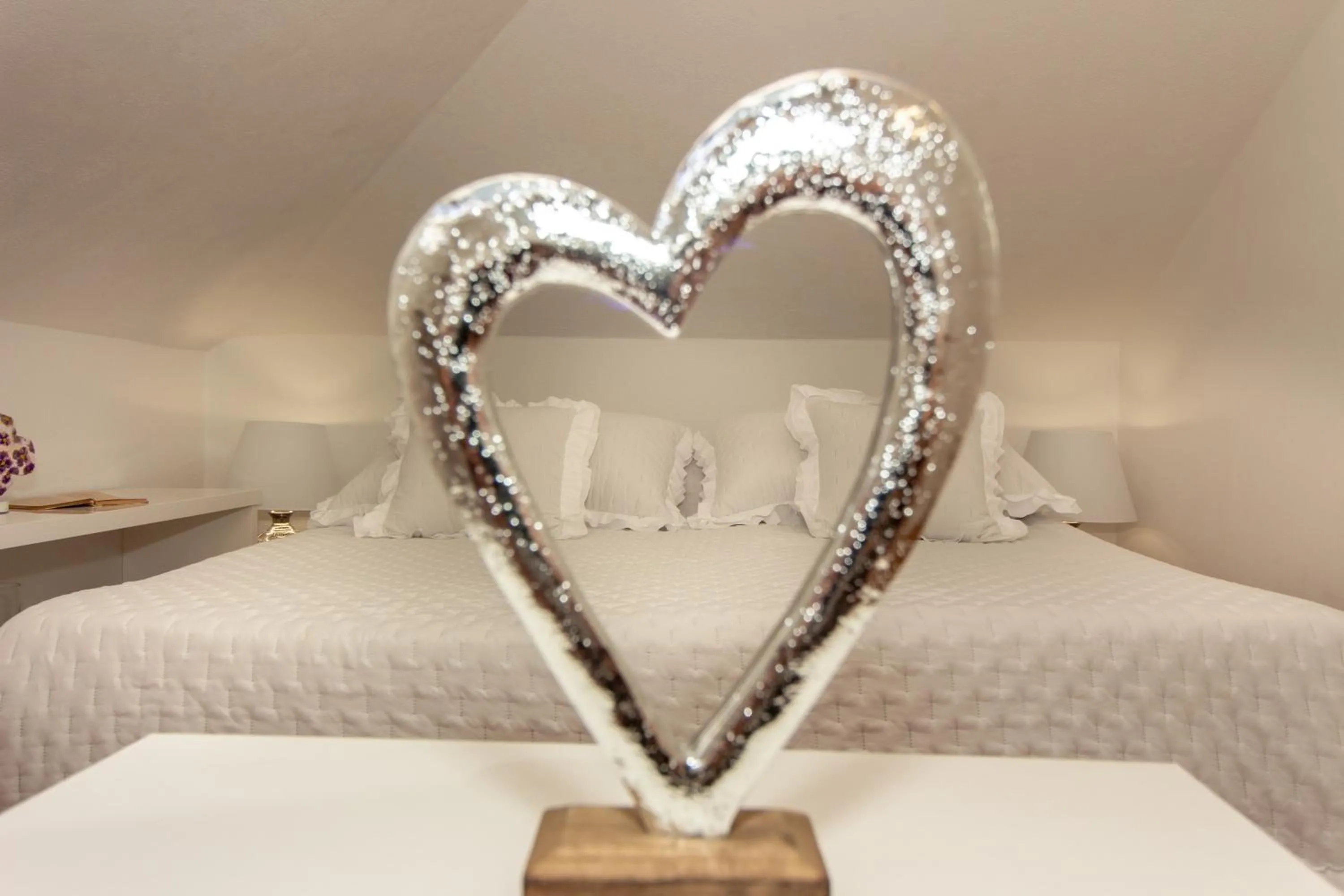 Bedroom, Bed in Apartments Satis