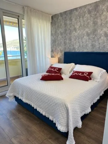 Bedroom, Bed in Apartments Satis