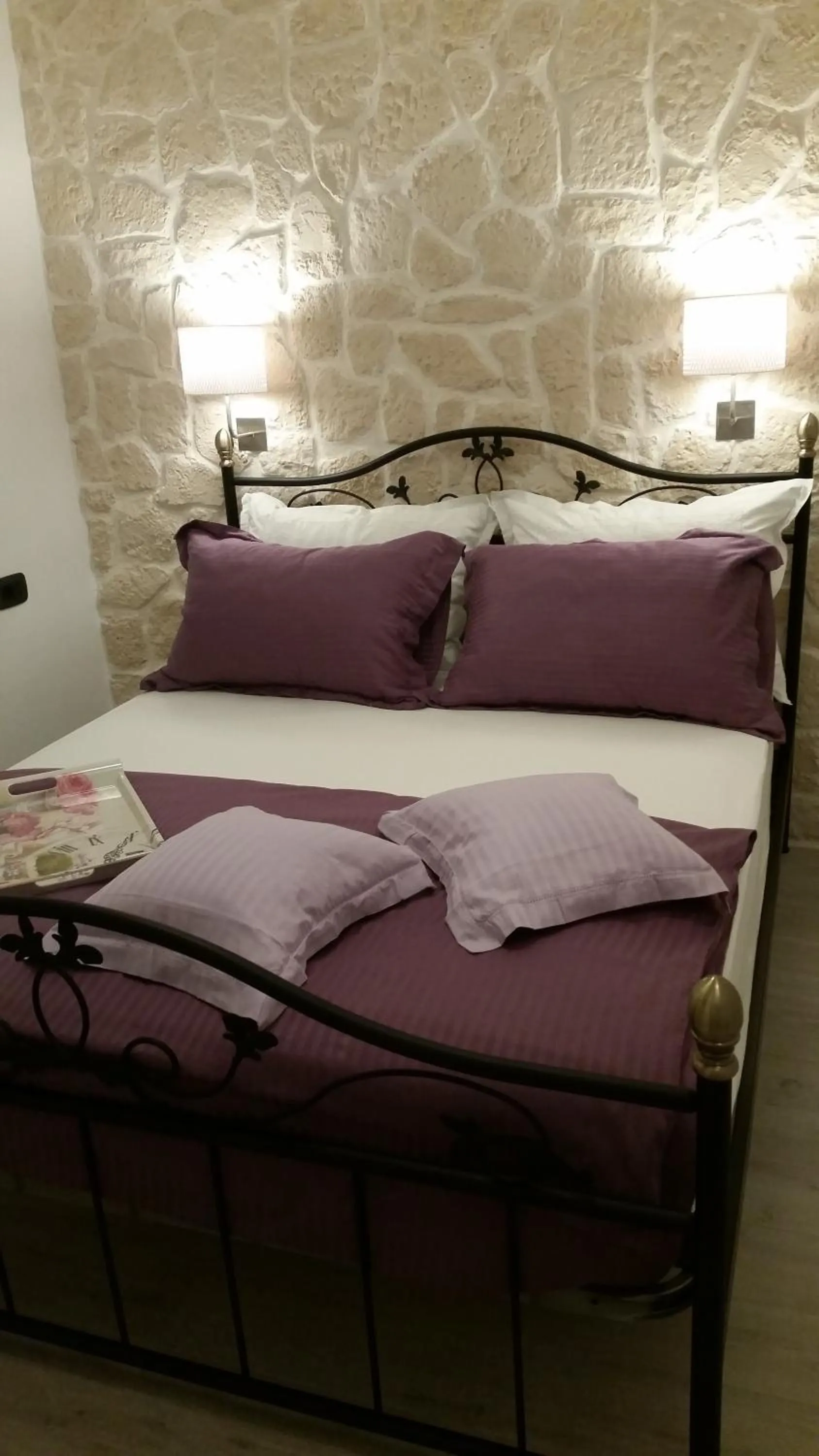 Bed in Apartments Satis