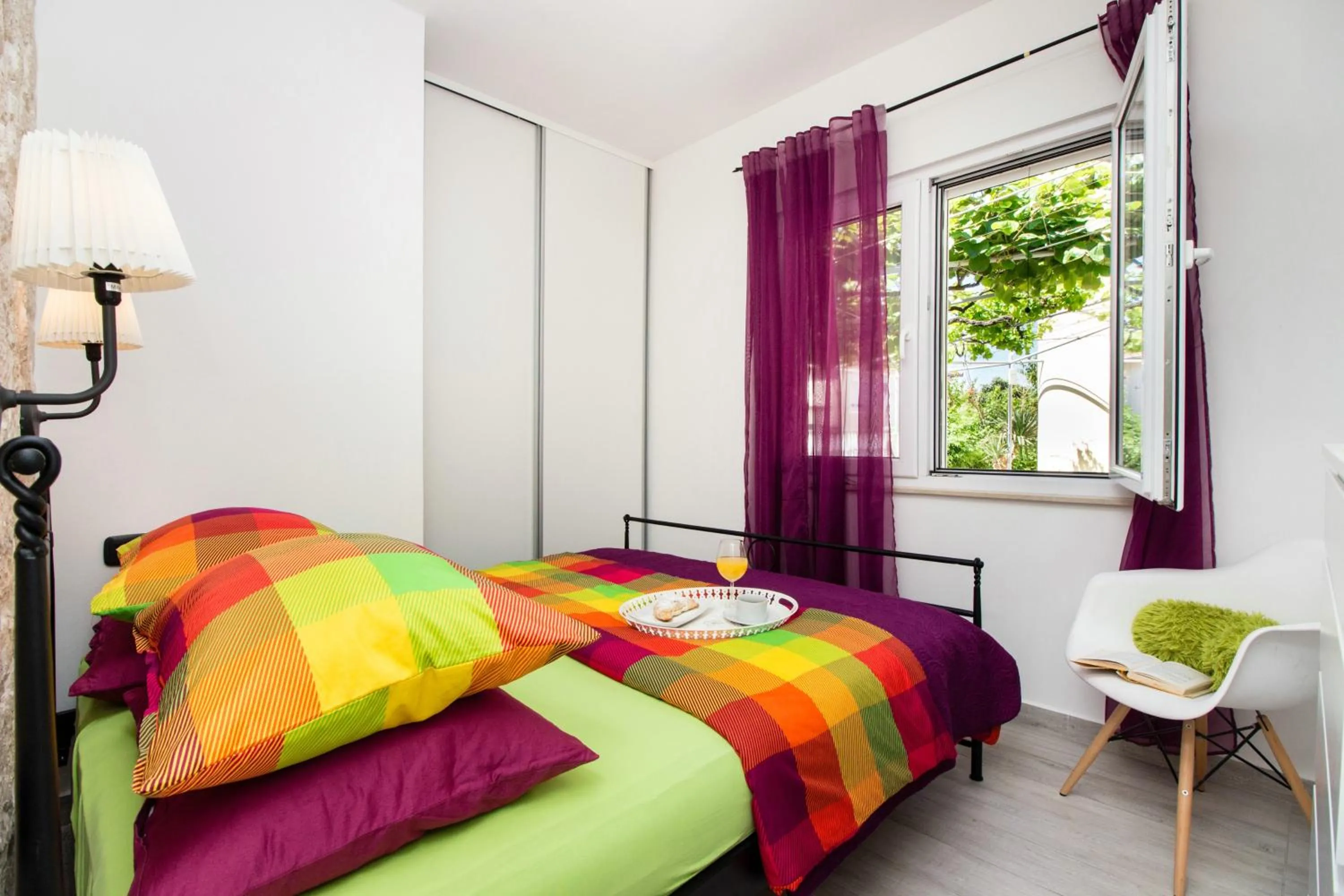 Bed in Apartments Satis