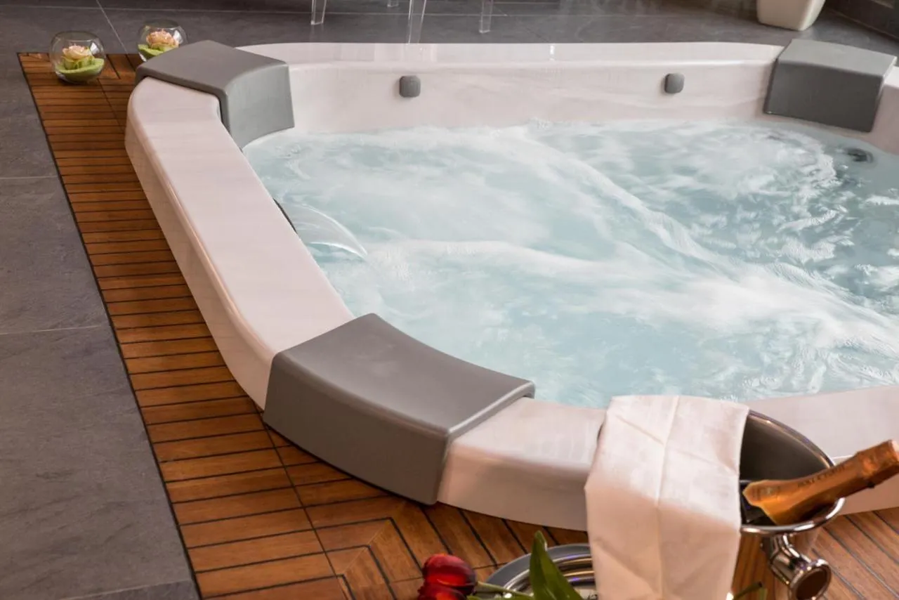 Hot Tub in Bhagya
