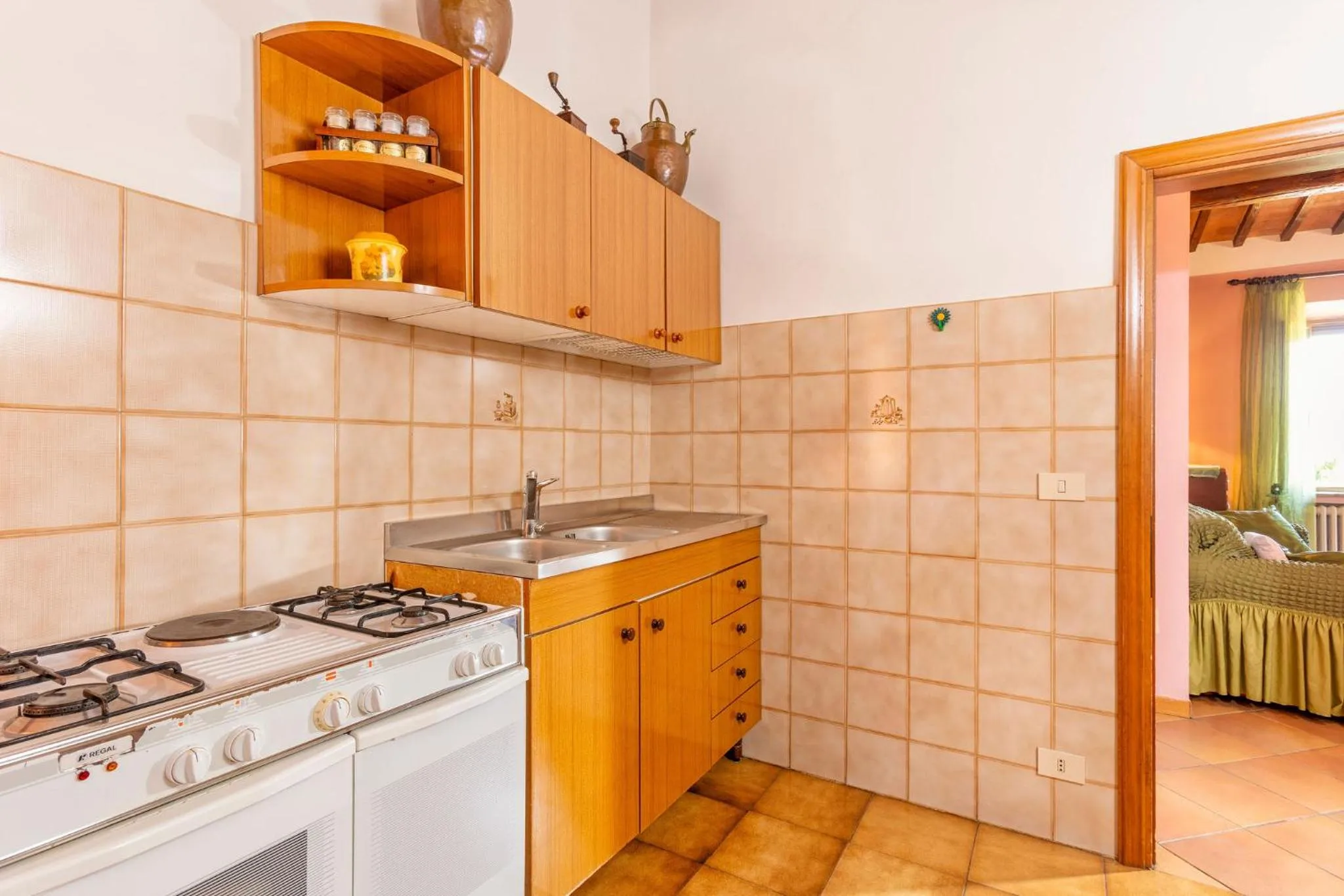 kitchen in L'Angolino di Martiena, amazing view in Montepulciano