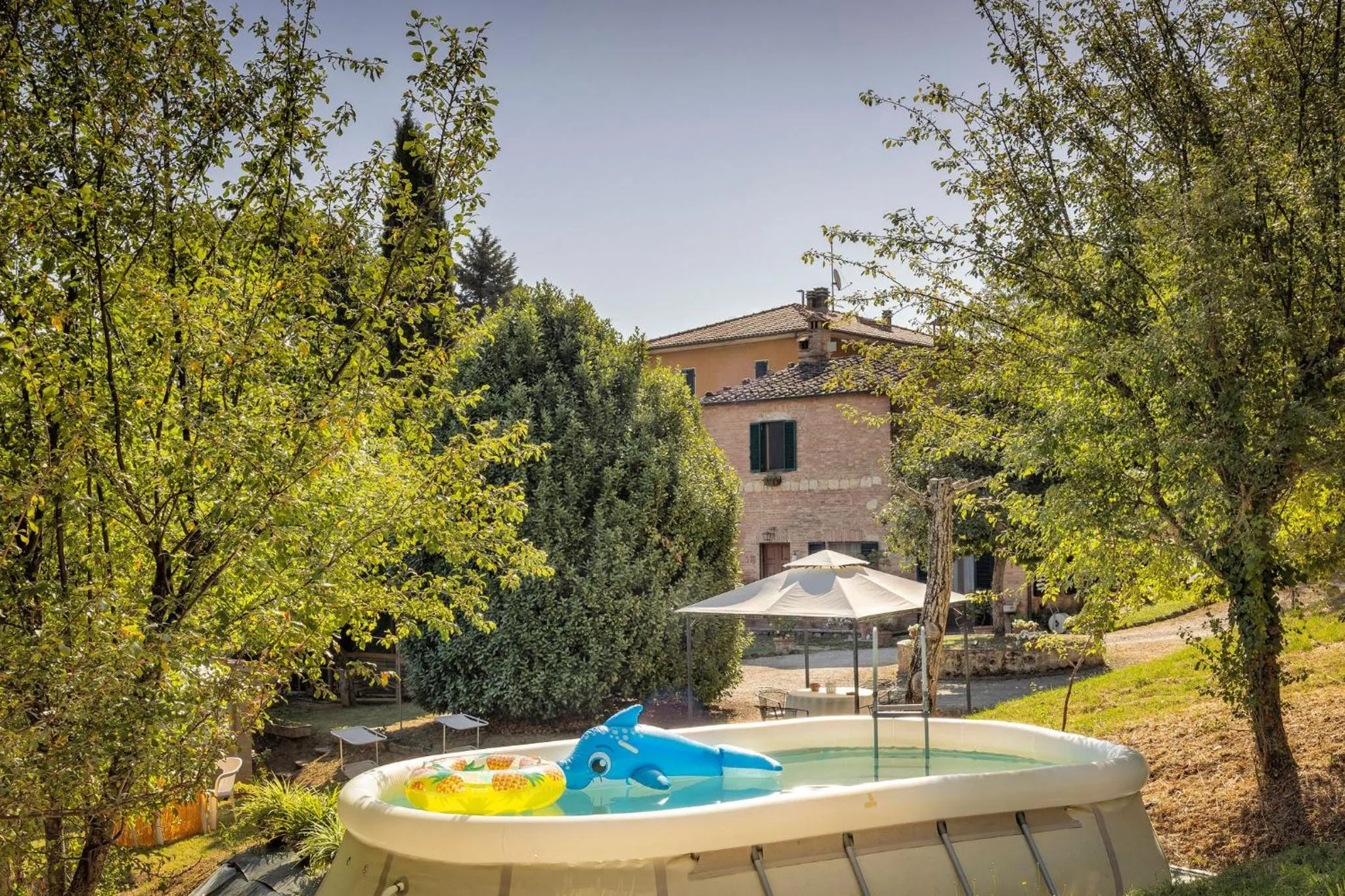 Swimming pool in L'Angolino di Martiena, amazing view in Montepulciano