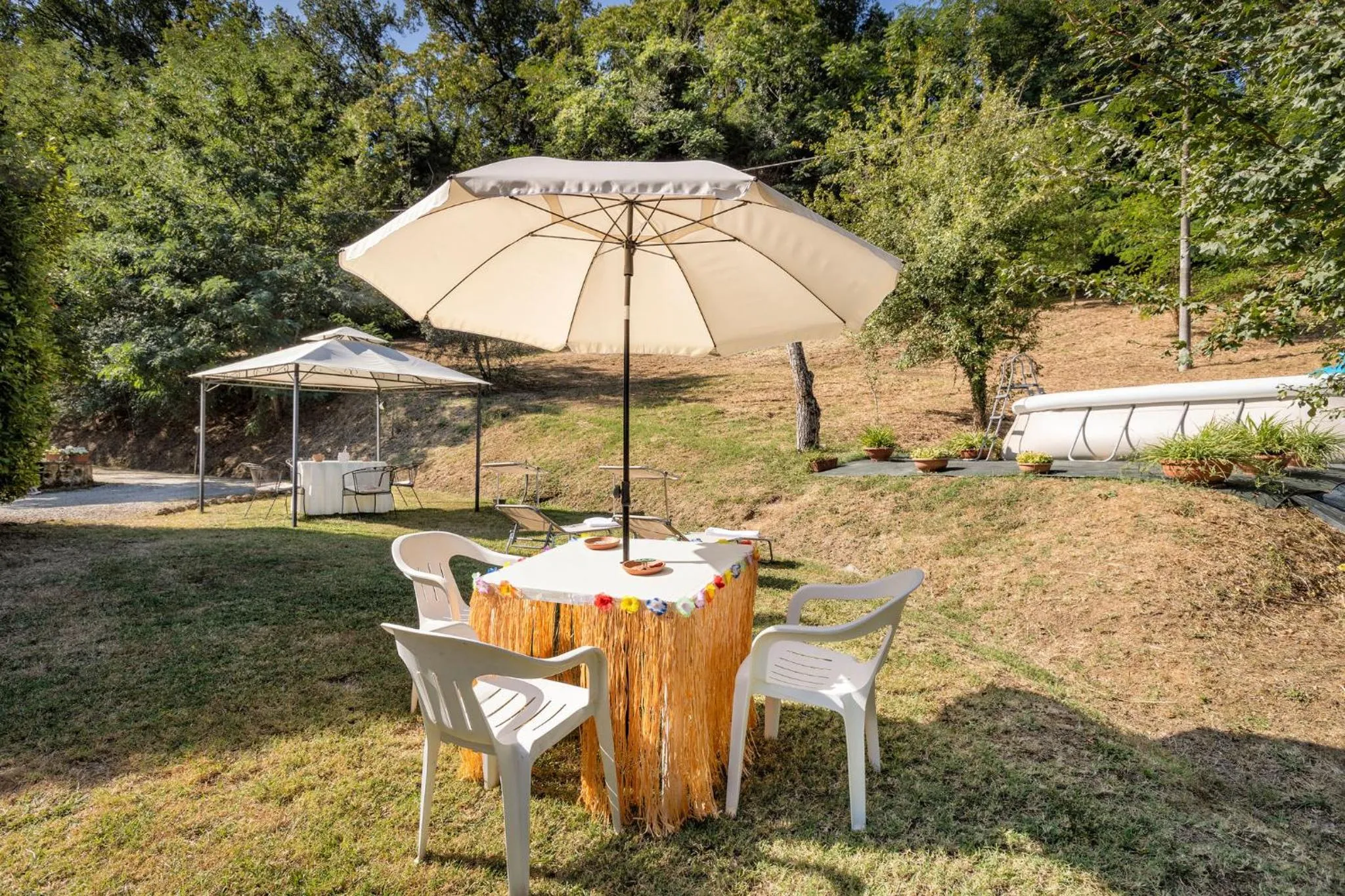 Garden in L'Angolino di Martiena, amazing view in Montepulciano