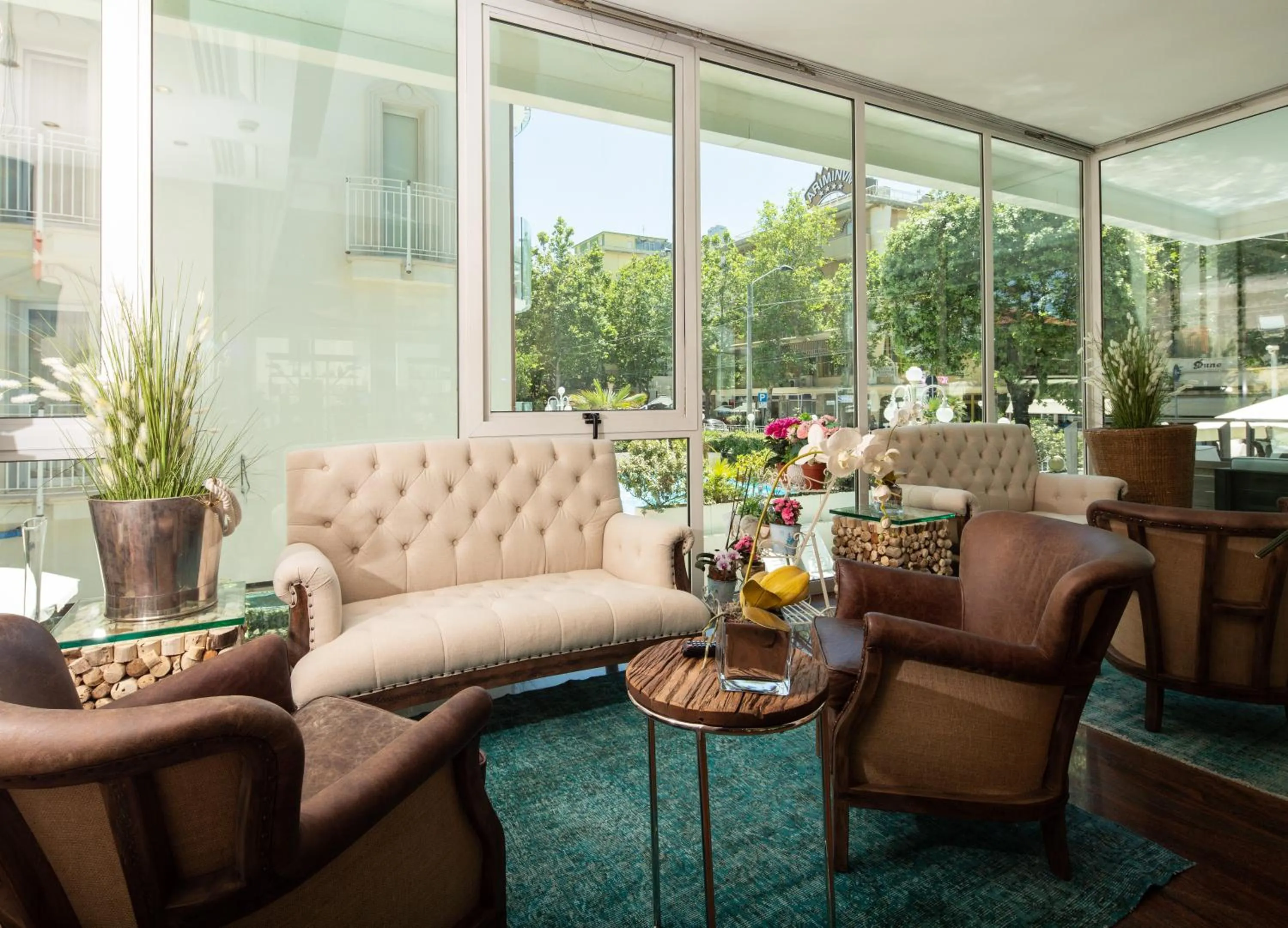 Lobby or reception in Best Western Maison B Hotel