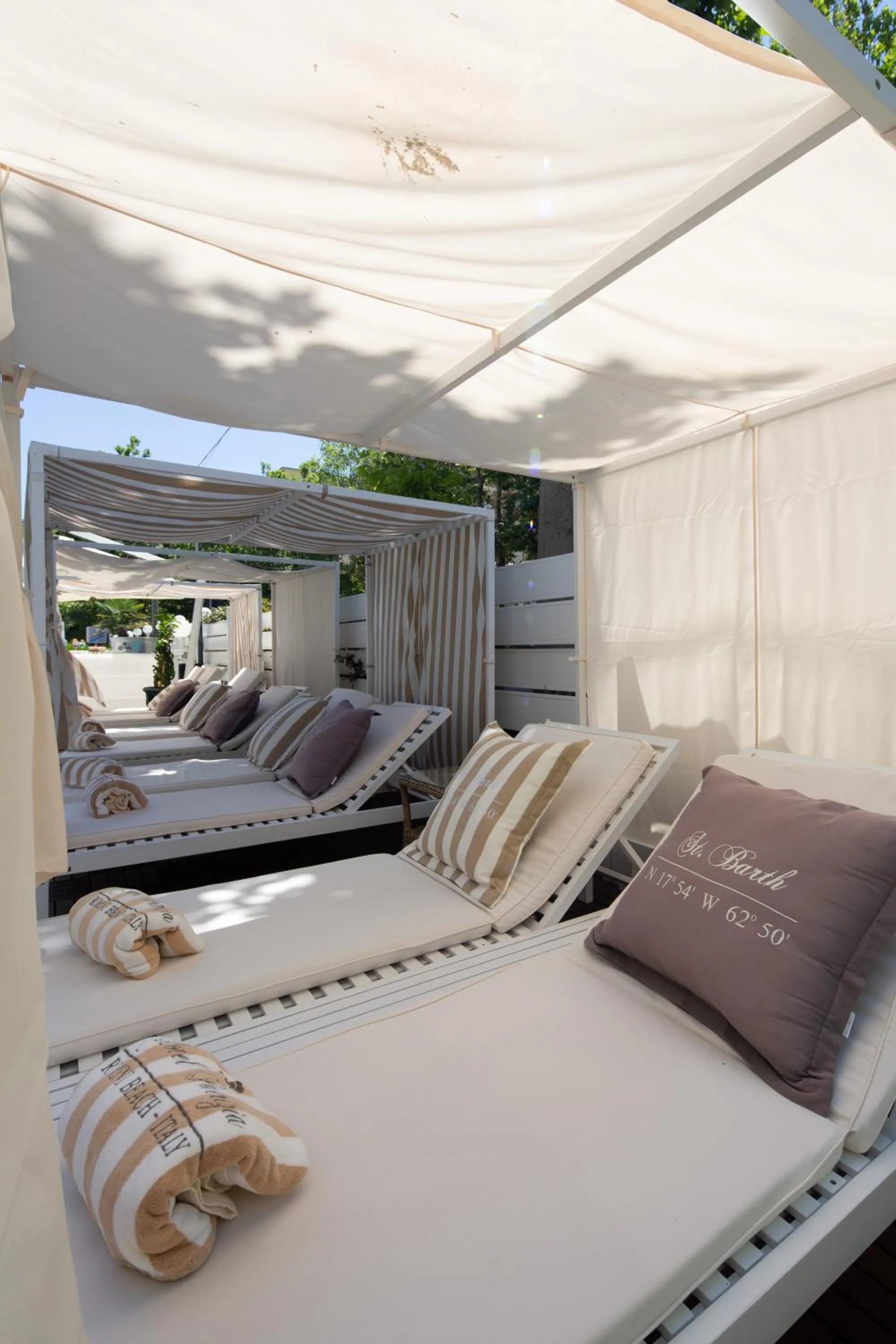 Solarium, Bed in Best Western Maison B Hotel