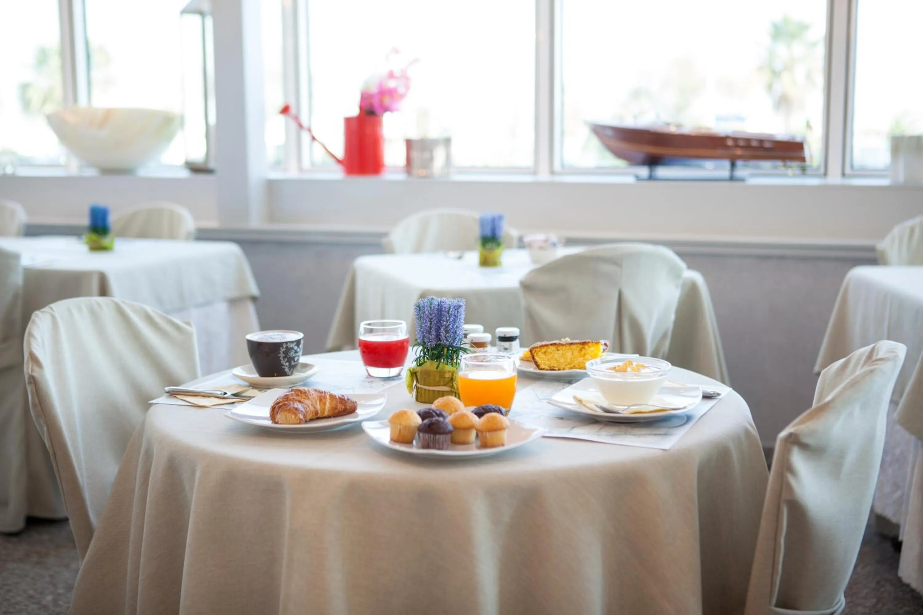 Restaurant/places to eat in Best Western Maison B Hotel