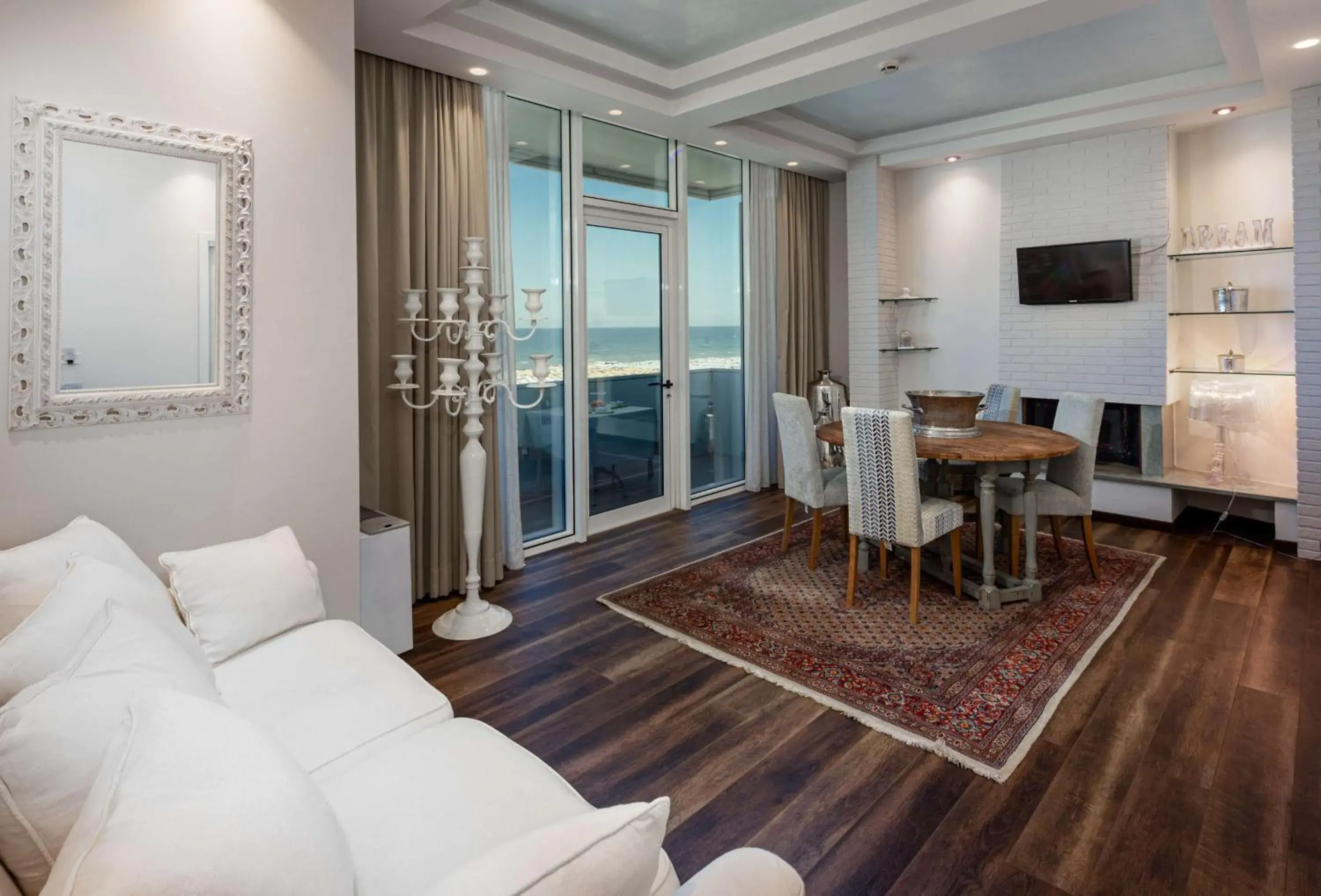 Penthouse with Sea View in Best Western Maison B Hotel Penthouse with Sea View in Best Western Maison B Hotel