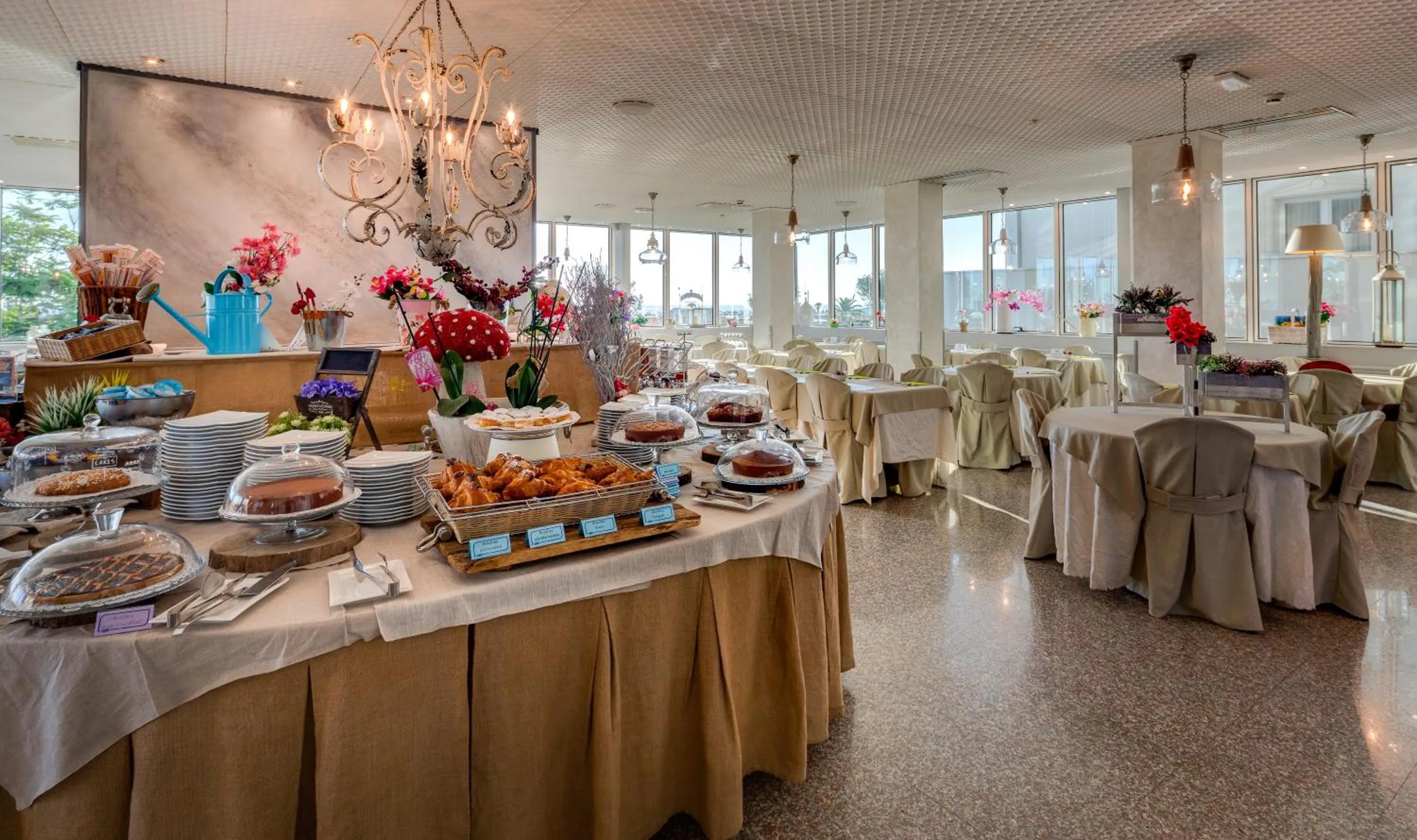 Food and drinks in Best Western Maison B Hotel