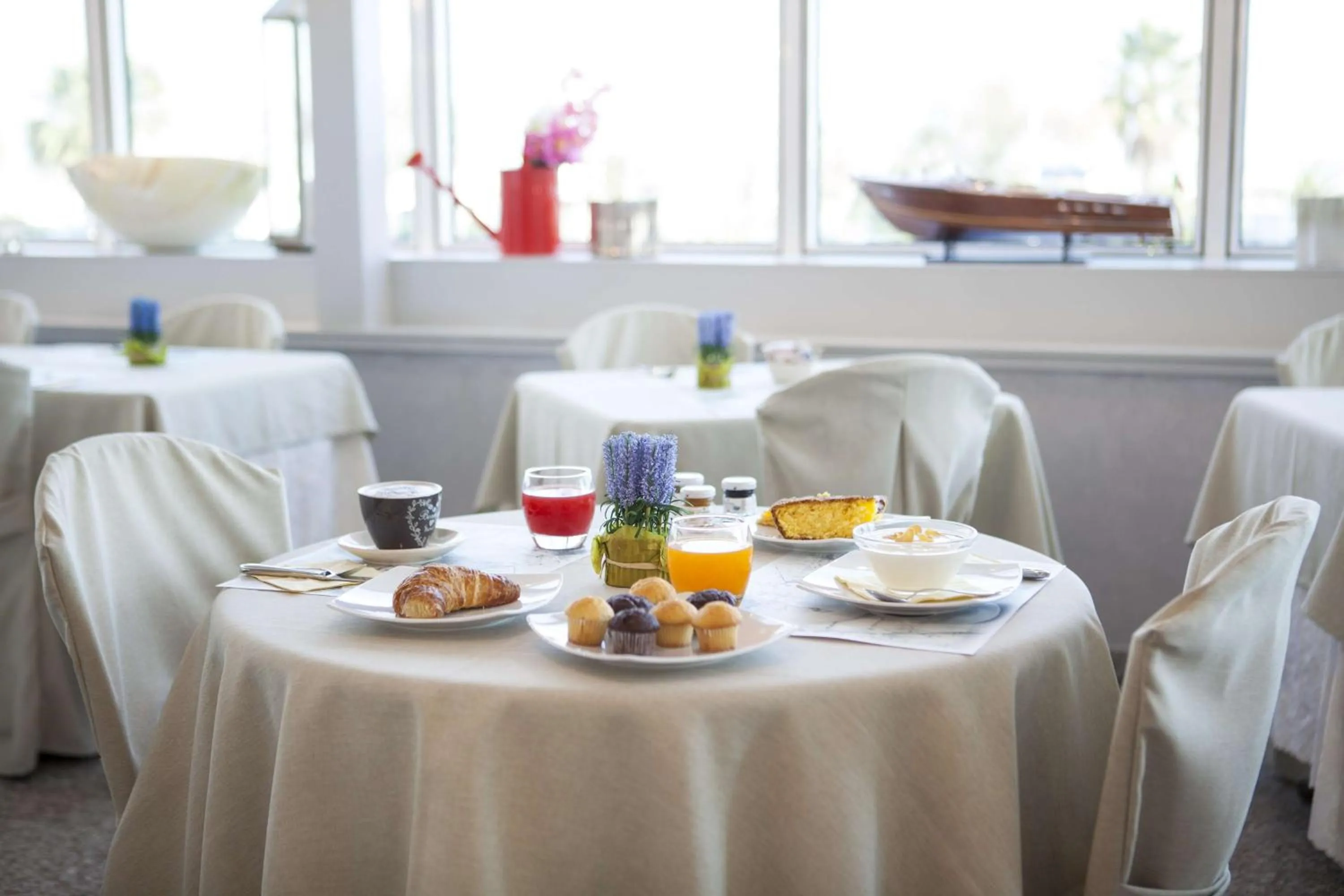 Restaurant/places to eat in Best Western Maison B Hotel