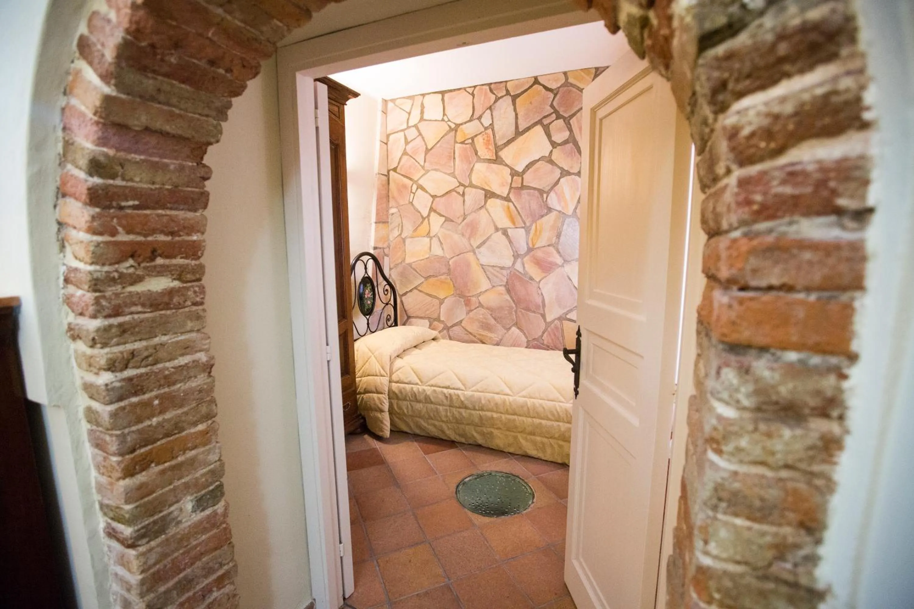 Photo of the whole room, Bed in Palazzo Raho