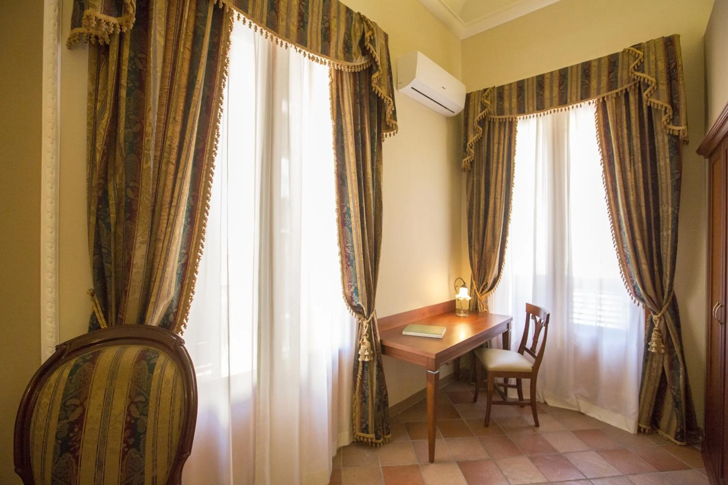 Bedroom, Bed in Palazzo Raho