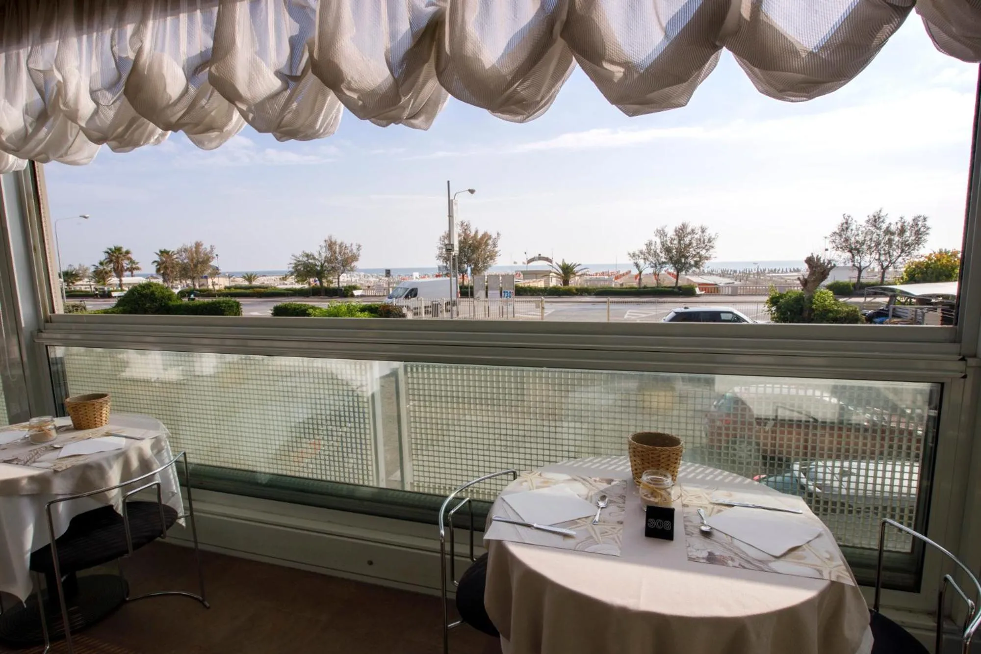 Restaurant/places to eat in Hotel Derby